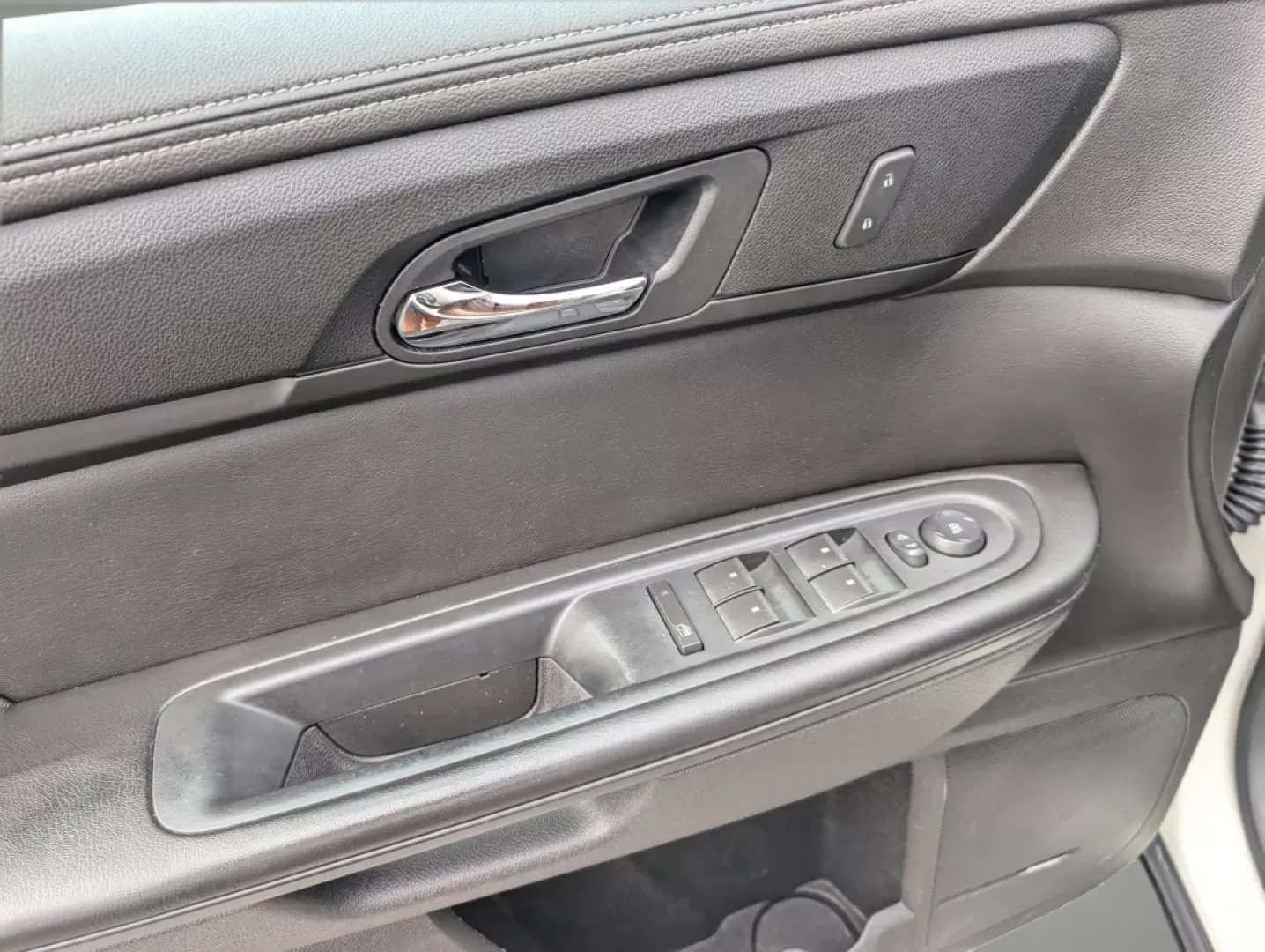 2014 /Ebony Chevrolet Traverse LT (1GNKRHKD0EJ) with an Other engine, located at 804 22nd Ave, Phenix City, AL, 36870, (334) 297-1860, 32.484749, -85.024475 - 2014 Chevrolet Traverse LT - Photo#8