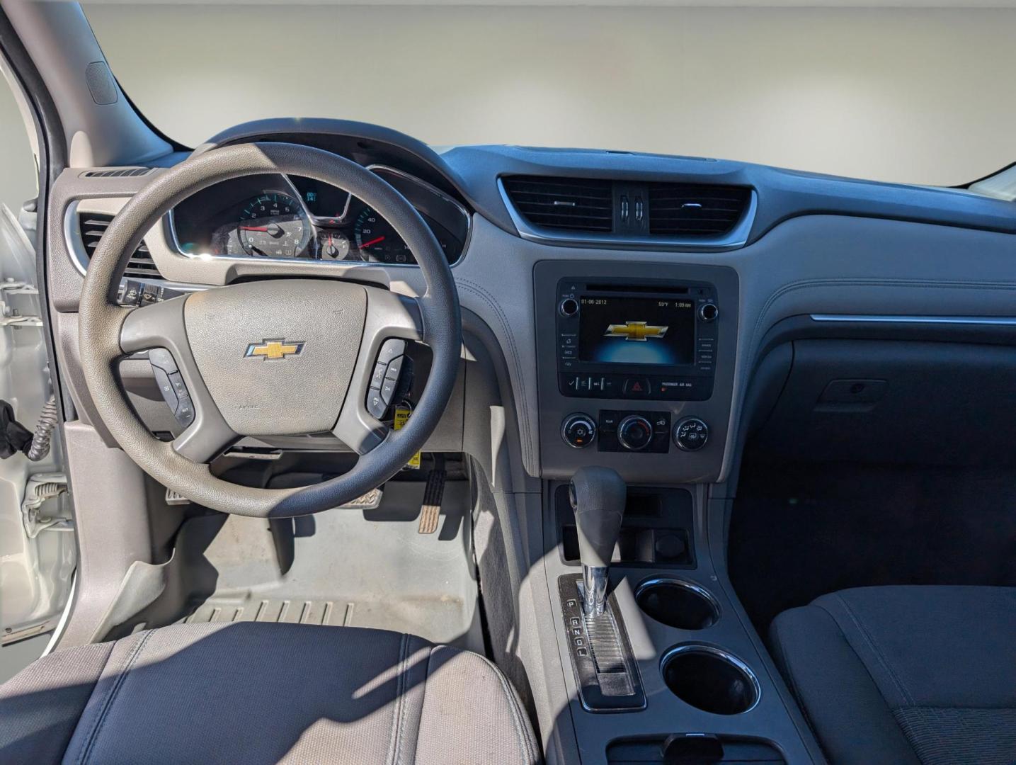2014 /Dk Titanium/Lt Titanium Chevrolet Traverse LS (1GNKRFED2EJ) with an Gas V6 3.6L/217 engine, 6-Speed Automatic transmission, located at 3959 U.S. 80 W, Phenix City, AL, 36870, (334) 297-4885, 32.469296, -85.135185 - 2014 Chevrolet Traverse LS - Photo#13