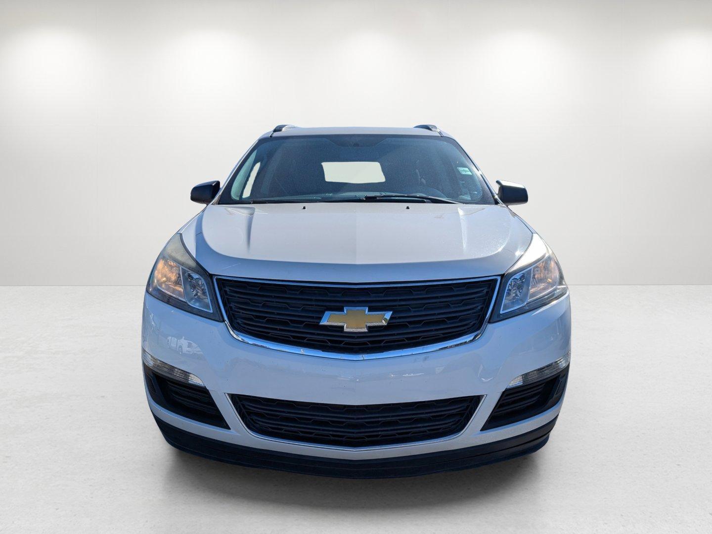 2014 /Dk Titanium/Lt Titanium Chevrolet Traverse LS (1GNKRFED2EJ) with an Gas V6 3.6L/217 engine, 6-Speed Automatic transmission, located at 3959 U.S. 80 W, Phenix City, AL, 36870, (334) 297-4885, 32.469296, -85.135185 - 2014 Chevrolet Traverse LS - Photo#2