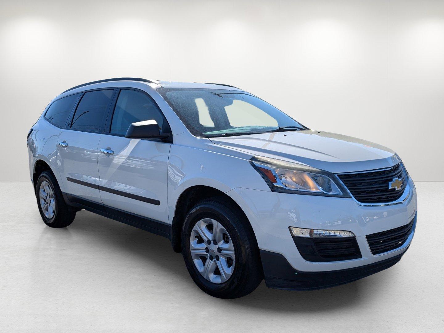 2014 /Dk Titanium/Lt Titanium Chevrolet Traverse LS (1GNKRFED2EJ) with an Gas V6 3.6L/217 engine, 6-Speed Automatic transmission, located at 3959 U.S. 80 W, Phenix City, AL, 36870, (334) 297-4885, 32.469296, -85.135185 - 2014 Chevrolet Traverse LS - Photo#3