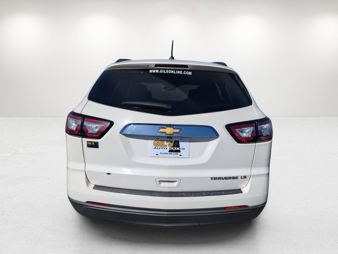 2014 /Dk Titanium/Lt Titanium Chevrolet Traverse LS (1GNKRFED2EJ) with an Gas V6 3.6L/217 engine, 6-Speed Automatic transmission, located at 3959 U.S. 80 W, Phenix City, AL, 36870, (334) 297-4885, 32.469296, -85.135185 - 2014 Chevrolet Traverse LS - Photo#6