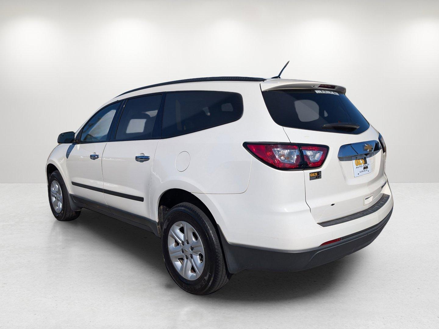2014 /Dk Titanium/Lt Titanium Chevrolet Traverse LS (1GNKRFED2EJ) with an Gas V6 3.6L/217 engine, 6-Speed Automatic transmission, located at 3959 U.S. 80 W, Phenix City, AL, 36870, (334) 297-4885, 32.469296, -85.135185 - 2014 Chevrolet Traverse LS - Photo#7