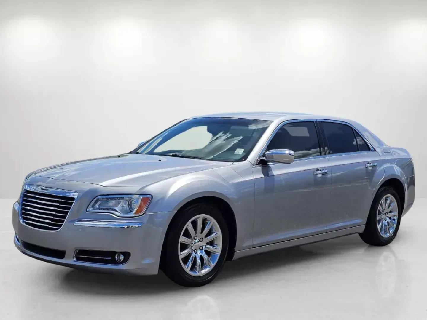 2014 /Black Chrysler 300 300C (2C3CCAEGXEH) with an Regular Unleaded V-6 3.6 L/220 engine, 8-Speed Automatic w/OD transmission, located at 521 Old Farm Lane Rd, Prattville, AL, 36066, (334) 325-1505, 32.482460, -86.416367 - 2014 Chrysler 300 300C - Photo#0
