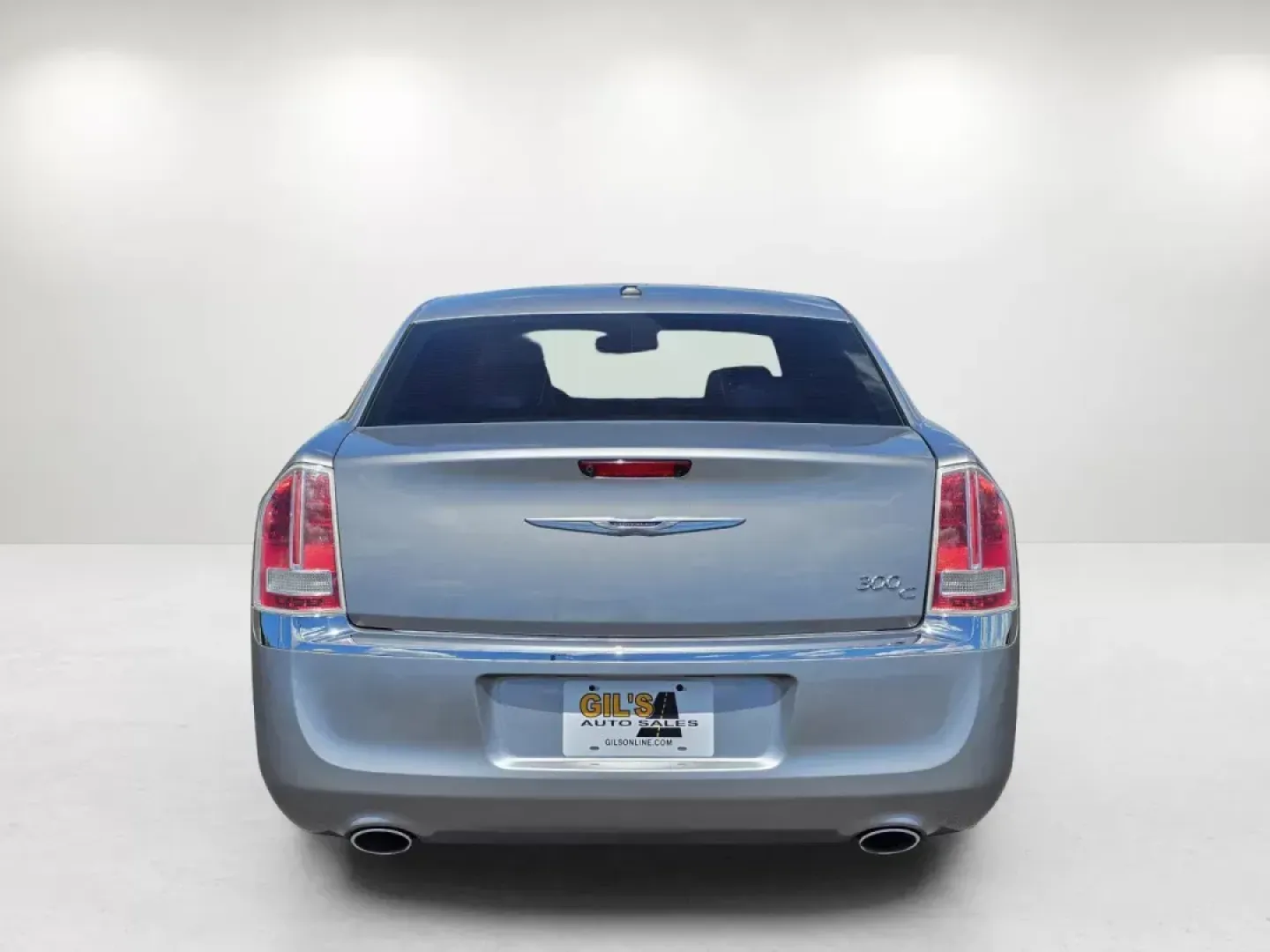 2014 /Black Chrysler 300 300C (2C3CCAEGXEH) with an Regular Unleaded V-6 3.6 L/220 engine, 8-Speed Automatic w/OD transmission, located at 521 Old Farm Lane Rd, Prattville, AL, 36066, (334) 325-1505, 32.482460, -86.416367 - 2014 Chrysler 300 300C - Photo#3