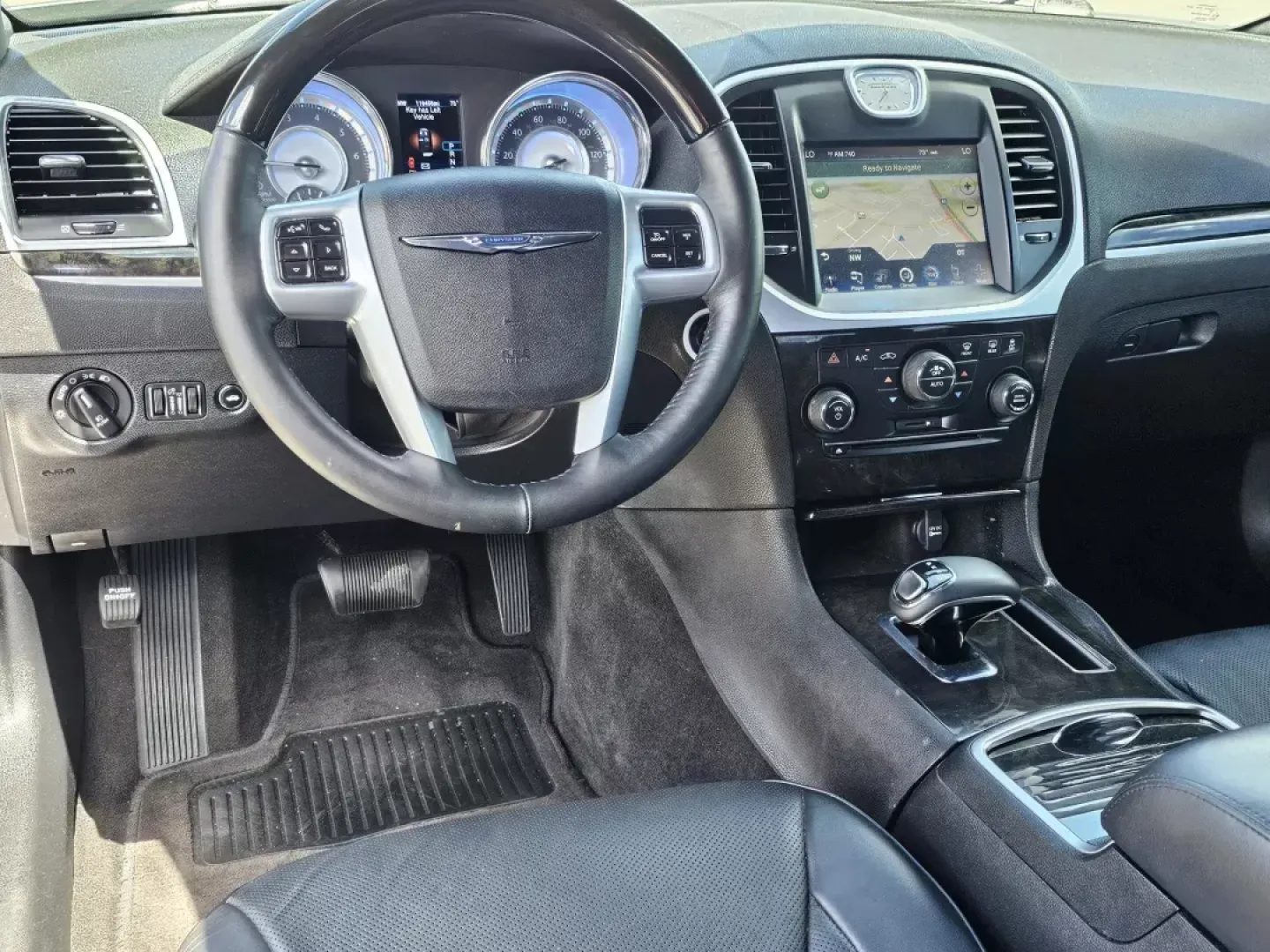 2014 /Black Chrysler 300 300C (2C3CCAEGXEH) with an Regular Unleaded V-6 3.6 L/220 engine, 8-Speed Automatic w/OD transmission, located at 521 Old Farm Lane Rd, Prattville, AL, 36066, (334) 325-1505, 32.482460, -86.416367 - 2014 Chrysler 300 300C - Photo#15