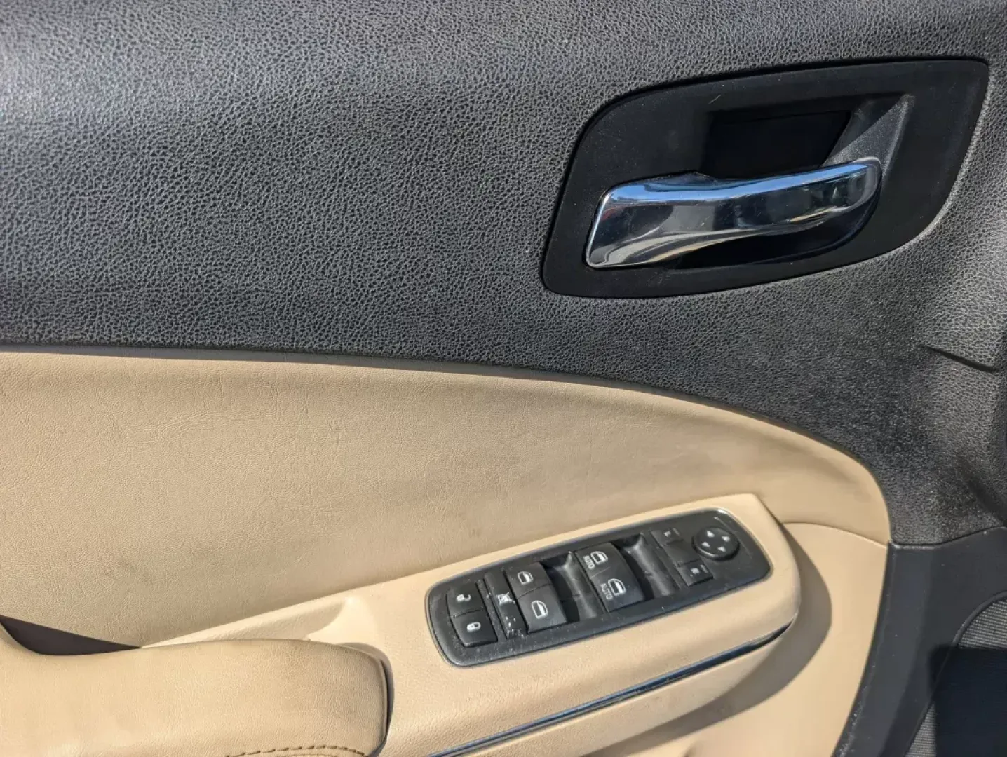 2014 /Black/Lt Frost Beige Dodge Charger SE (2C3CDXBG0EH) with an Other engine, located at 3959 U.S. 80 W, Phenix City, AL, 36870, (334) 297-4885, 32.469296, -85.135185 - ### Unleash Your Inner Adventurer with This 2014 Dodge Charger SE!<br /> <br /> Experience the thrill of the open road with the dynamic 2014 Dodge Charger SE, available now at Gils Auto in Columbus, GA. Perfect for those weekend getaways, daily commutes, or simply making a bold statement on the stre - Photo#9