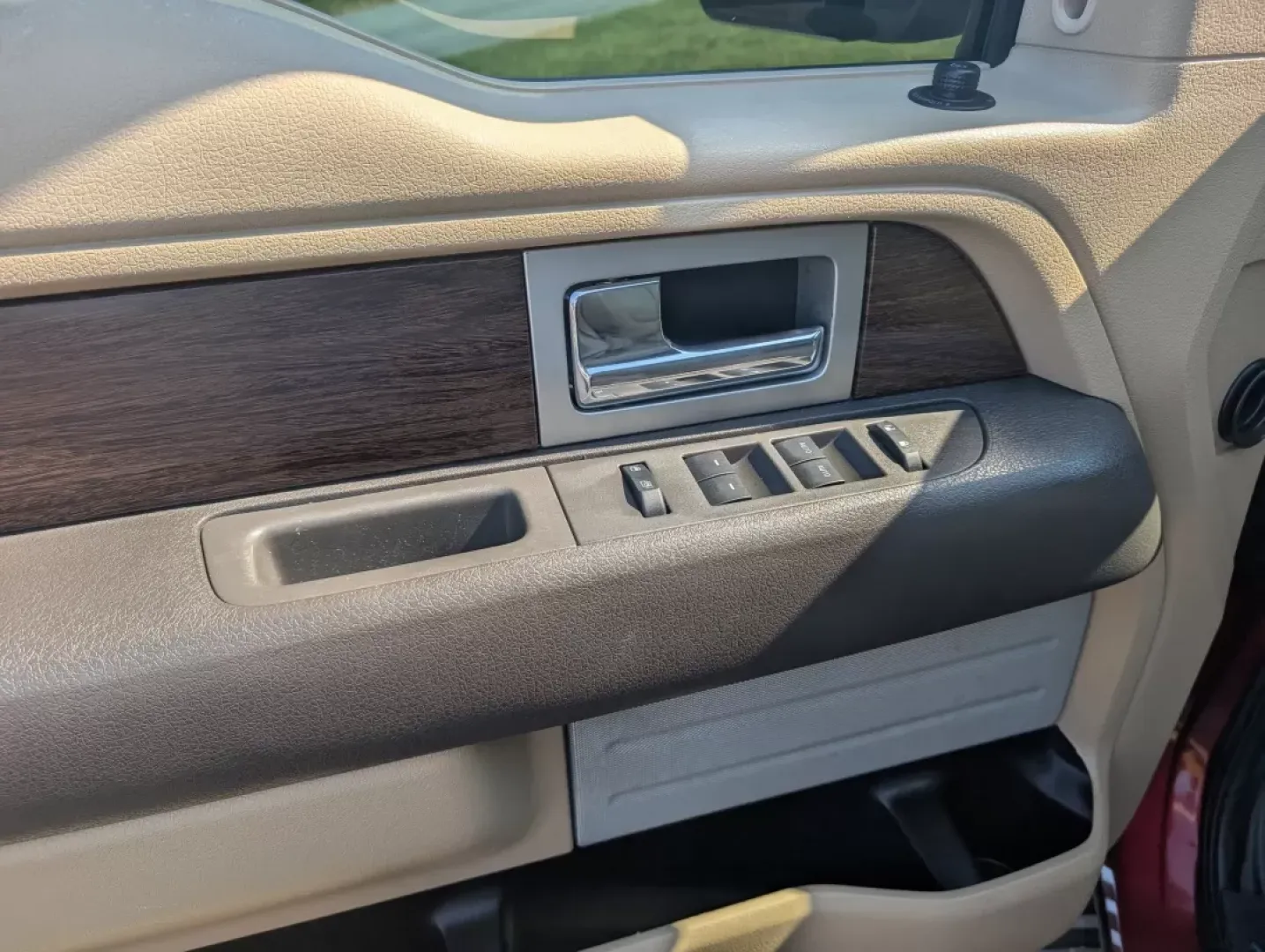 2014 Ford F-150 (1FTFW1ET6EK) with an Other engine, located at 3959 U.S. 80 W, Phenix City, AL, 36870, (334) 297-4885, 32.469296, -85.135185 - **Discover Your Next Adventure with the 2014 Ford F-150 Crew Cab Pickup at Gils Auto in Phenix City, AL!**<br /> <br /> Are you searching for the perfect vehicle to elevate your lifestyle? Whether you're a growing family needing ample space, a weekend warrior craving off-road adventures, or a commut - Photo#10