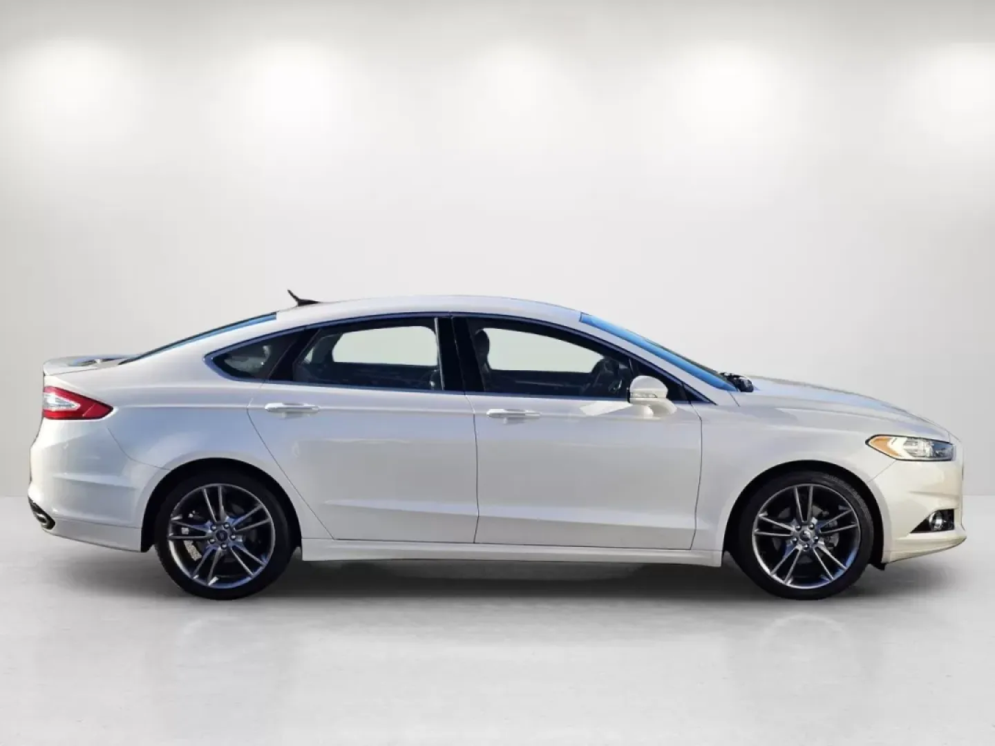 2014 Ford Fusion Titanium (3FA6P0K96ER) with an Other engine, located at 3959 U.S. 80 W, Phenix City, AL, 36870, (334) 297-4885, 32.469296, -85.135185 - **Experience Comfort and Style with This 2014 Ford Fusion Titanium Perfect for Your Daily Commute!**<br /> <br /> Are you looking for a reliable vehicle that perfectly balances comfort, technology, and style? The 2014 Ford Fusion Titanium is your ideal companion, whether you're navigating the bustl - Photo#3