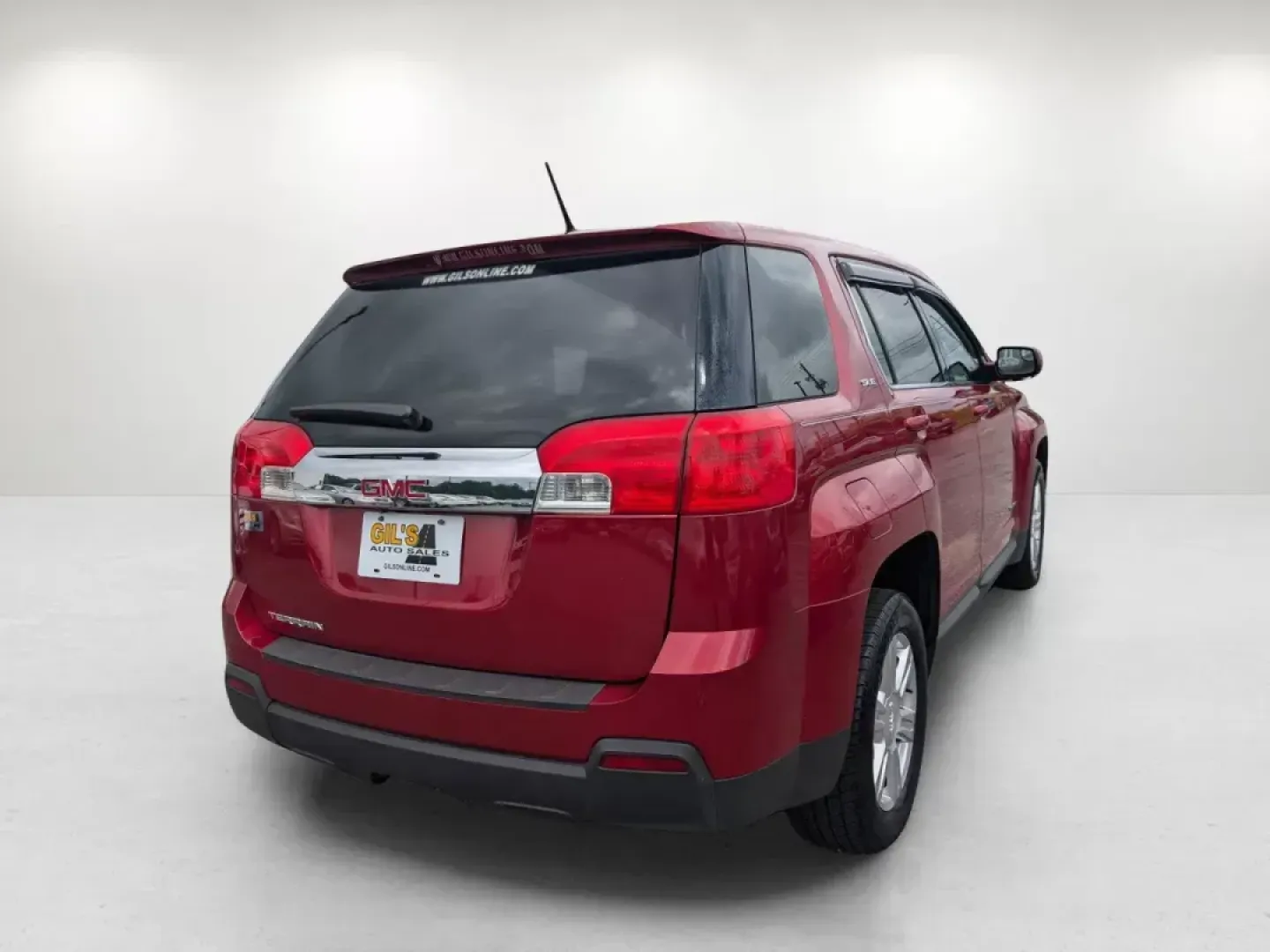 2014 /Light Titanium GMC Terrain SLE (2GKALMEK6E6) with an Gas/Ethanol I4 2.4L/145 engine, 6-Speed Automatic transmission, located at 3959 U.S. 80 W, Phenix City, AL, 36870, (334) 297-4885, 32.469296, -85.135185 - **Discover the Perfect SUV for Your Weekend Adventures and Daily Commutes!**<br /> <br /> Are you on the lookout for a versatile and reliable vehicle that suits both your daily needs and weekend escapades? Look no further than this stunning **2014 GMC Terrain SLE**, available now at **Gils Auto in P - Photo#6