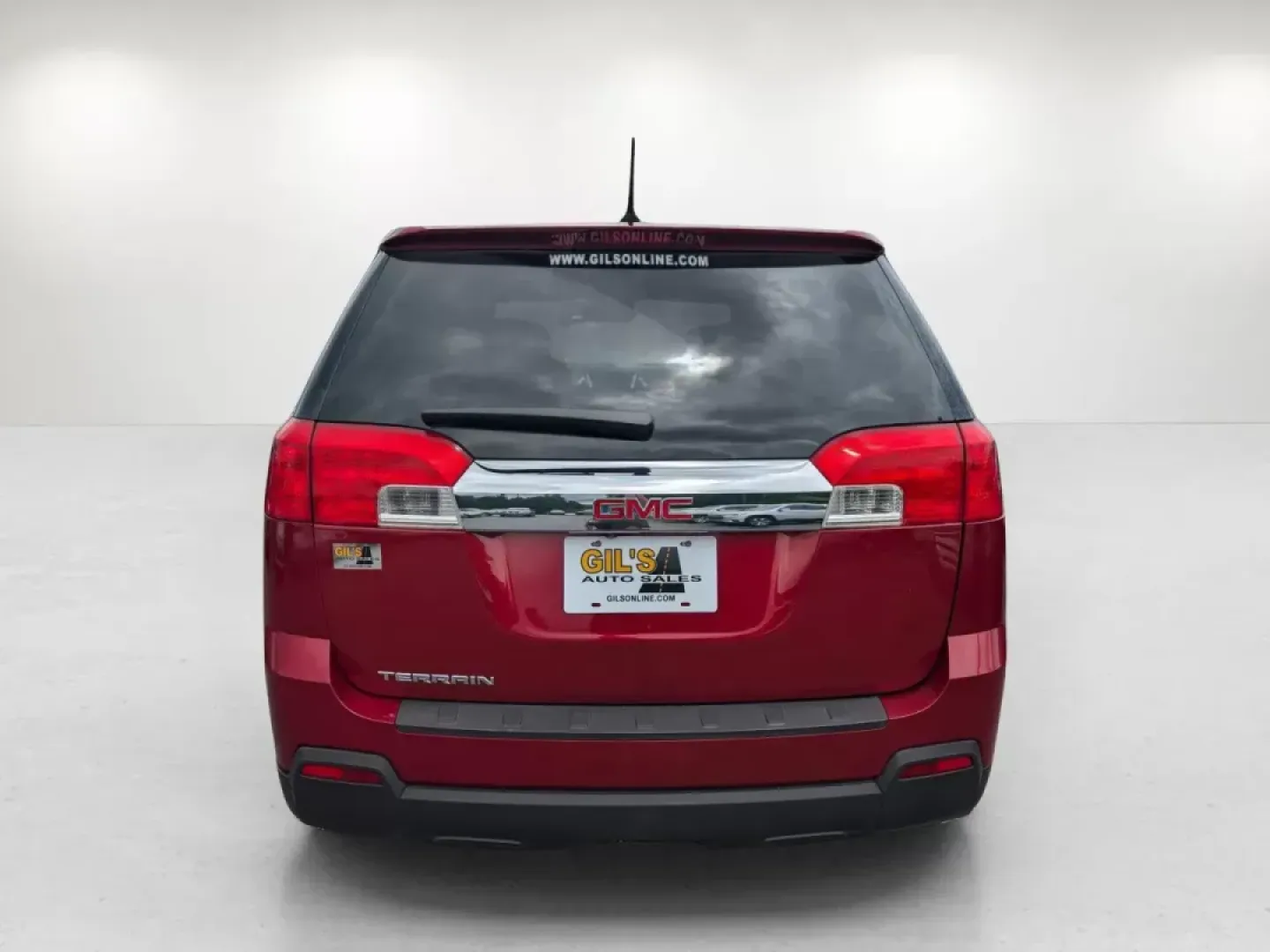 2014 /Light Titanium GMC Terrain SLE (2GKALMEK6E6) with an Gas/Ethanol I4 2.4L/145 engine, 6-Speed Automatic transmission, located at 3959 U.S. 80 W, Phenix City, AL, 36870, (334) 297-4885, 32.469296, -85.135185 - **Discover the Perfect SUV for Your Weekend Adventures and Daily Commutes!**<br /> <br /> Are you on the lookout for a versatile and reliable vehicle that suits both your daily needs and weekend escapades? Look no further than this stunning **2014 GMC Terrain SLE**, available now at **Gils Auto in P - Photo#7