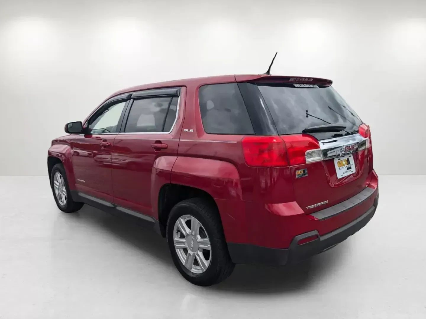 2014 /Light Titanium GMC Terrain SLE (2GKALMEK6E6) with an Gas/Ethanol I4 2.4L/145 engine, 6-Speed Automatic transmission, located at 3959 U.S. 80 W, Phenix City, AL, 36870, (334) 297-4885, 32.469296, -85.135185 - **Discover the Perfect SUV for Your Weekend Adventures and Daily Commutes!**<br /> <br /> Are you on the lookout for a versatile and reliable vehicle that suits both your daily needs and weekend escapades? Look no further than this stunning **2014 GMC Terrain SLE**, available now at **Gils Auto in P - Photo#8