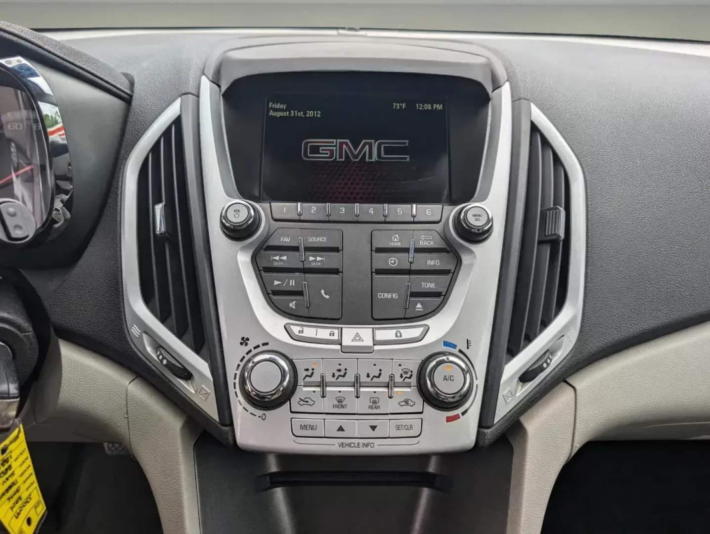 2014 /Light Titanium GMC Terrain SLE (2GKALMEK6E6) with an Gas/Ethanol I4 2.4L/145 engine, 6-Speed Automatic transmission, located at 3959 U.S. 80 W, Phenix City, AL, 36870, (334) 297-4885, 32.469296, -85.135185 - **Discover the Perfect SUV for Your Weekend Adventures and Daily Commutes!**<br /> <br /> Are you on the lookout for a versatile and reliable vehicle that suits both your daily needs and weekend escapades? Look no further than this stunning **2014 GMC Terrain SLE**, available now at **Gils Auto in P - Photo#15