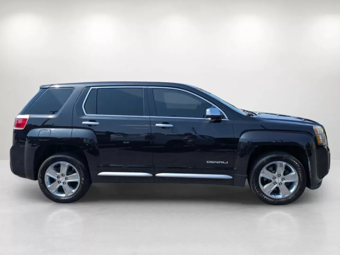 2014 /Jet Black GMC Terrain Denali (2GKALUEK0E6) with an Other engine, located at 1430 Gateway Drive, Opelika, AL, 36801, (334) 239-0944, 32.637871, -85.409790 - **Experience the Perfect Blend of Style and Comfort with the 2014 GMC Terrain Denali!**<br /> <br /> Are you searching for a vehicle that perfectly complements both your busy lifestyle and your family's needs? Look no further! The 2014 GMC Terrain Denali is the ideal SUV for those who value space, s - Photo#3