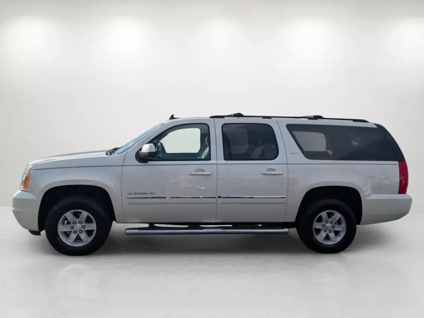 2014 /Light Tan GMC Yukon XL SLT (1GKS1KE0XER) with an Other engine, located at 3959 U.S. 80 W, Phenix City, AL, 36870, (334) 297-4885, 32.469296, -85.135185 - **Elevate Your Family Adventures with the 2014 GMC Yukon XL SLT in Phenix City!**<br /> <br /> Are you ready to upgrade your family road trips or weekend getaways? The 2014 GMC Yukon XL SLT is the perfect vehicle to accommodate all your adventures with style, comfort, and space. Whether you're drivi - Photo#7