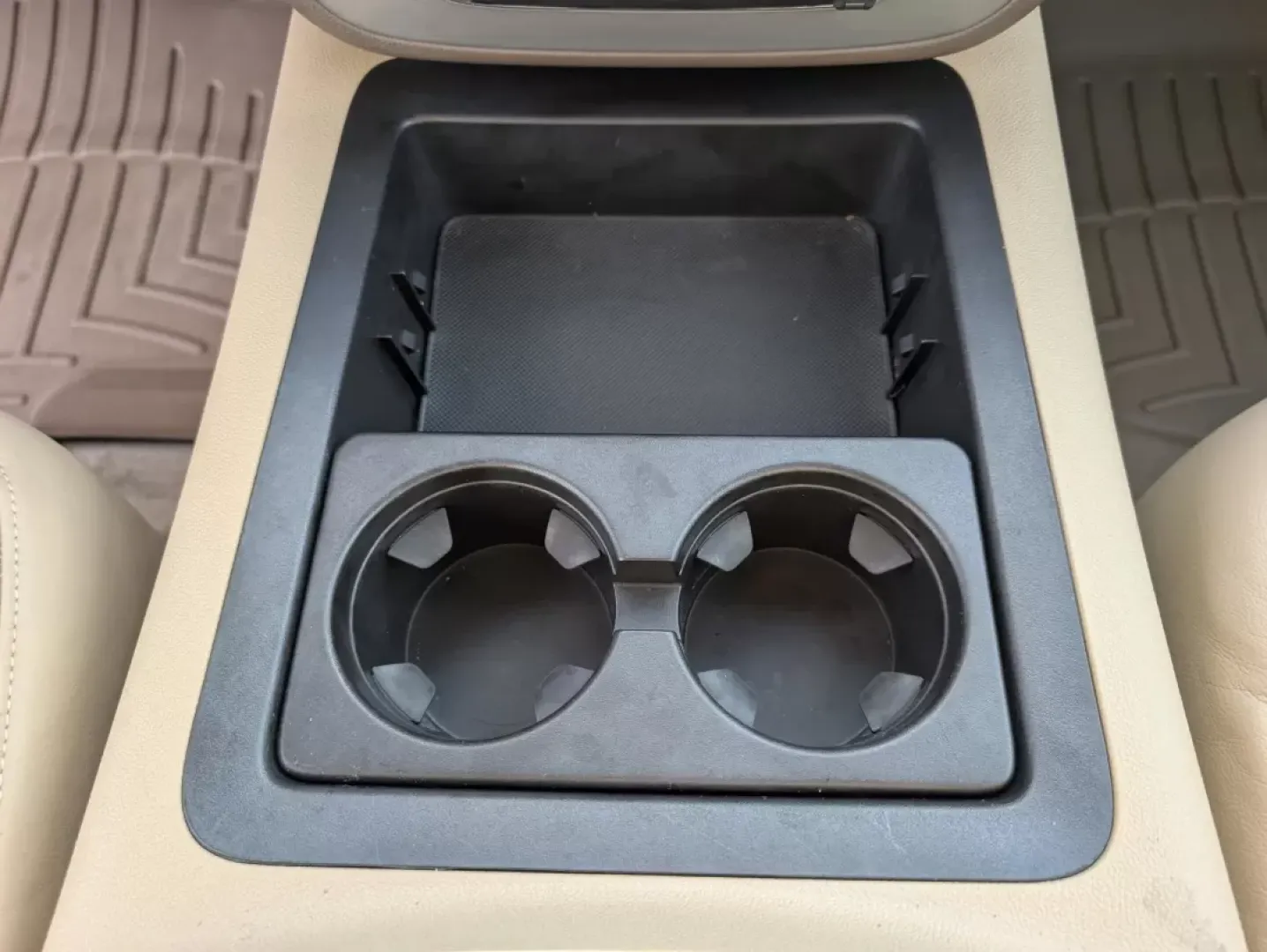 2014 /Light Tan GMC Yukon XL SLT (1GKS1KE0XER) with an Other engine, located at 3959 U.S. 80 W, Phenix City, AL, 36870, (334) 297-4885, 32.469296, -85.135185 - **Elevate Your Family Adventures with the 2014 GMC Yukon XL SLT in Phenix City!**<br /> <br /> Are you ready to upgrade your family road trips or weekend getaways? The 2014 GMC Yukon XL SLT is the perfect vehicle to accommodate all your adventures with style, comfort, and space. Whether you're drivi - Photo#13