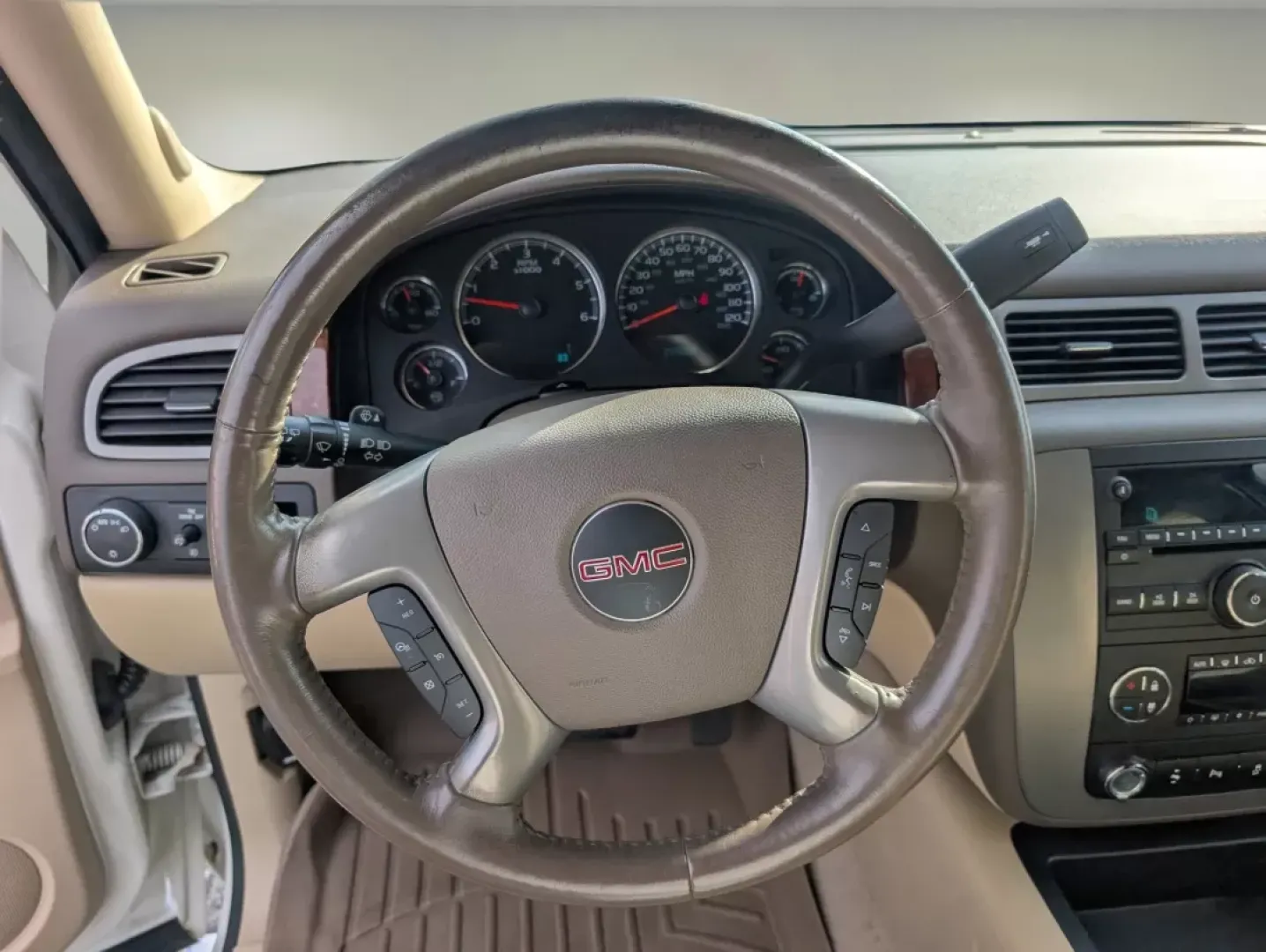 2014 /Light Tan GMC Yukon XL SLT (1GKS1KE0XER) with an Other engine, located at 3959 U.S. 80 W, Phenix City, AL, 36870, (334) 297-4885, 32.469296, -85.135185 - **Elevate Your Family Adventures with the 2014 GMC Yukon XL SLT in Phenix City!**<br /> <br /> Are you ready to upgrade your family road trips or weekend getaways? The 2014 GMC Yukon XL SLT is the perfect vehicle to accommodate all your adventures with style, comfort, and space. Whether you're drivi - Photo#15