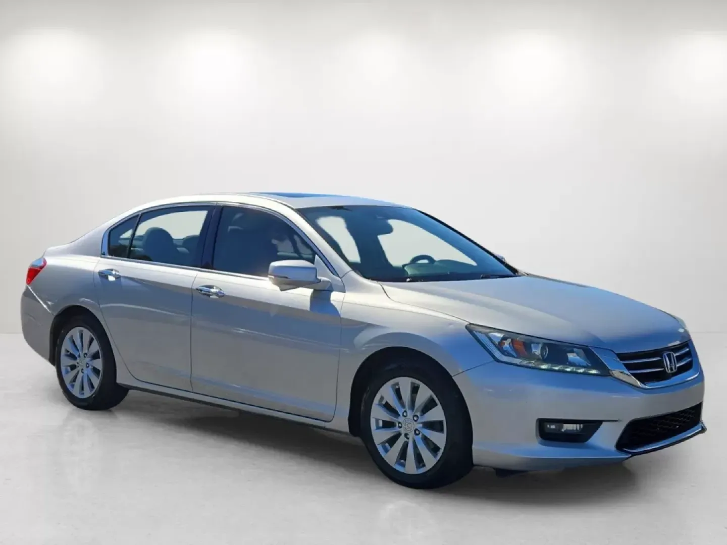 2014 Honda Accord Sedan EX-L (1HGCR3F85EA) with an Other engine, located at 3959 U.S. 80 W, Phenix City, AL, 36870, (334) 297-4885, 32.469296, -85.135185 - **Experience Luxury and Reliability with This 2014 Honda Accord EX-L Sedan, Perfect for Your Lifestyle!**<br /> <br /> If you're seeking a vehicle that seamlessly blends comfort, reliability, and advanced features for your daily commute or weekend adventures, look no further than this stunning 2014 - Photo#3