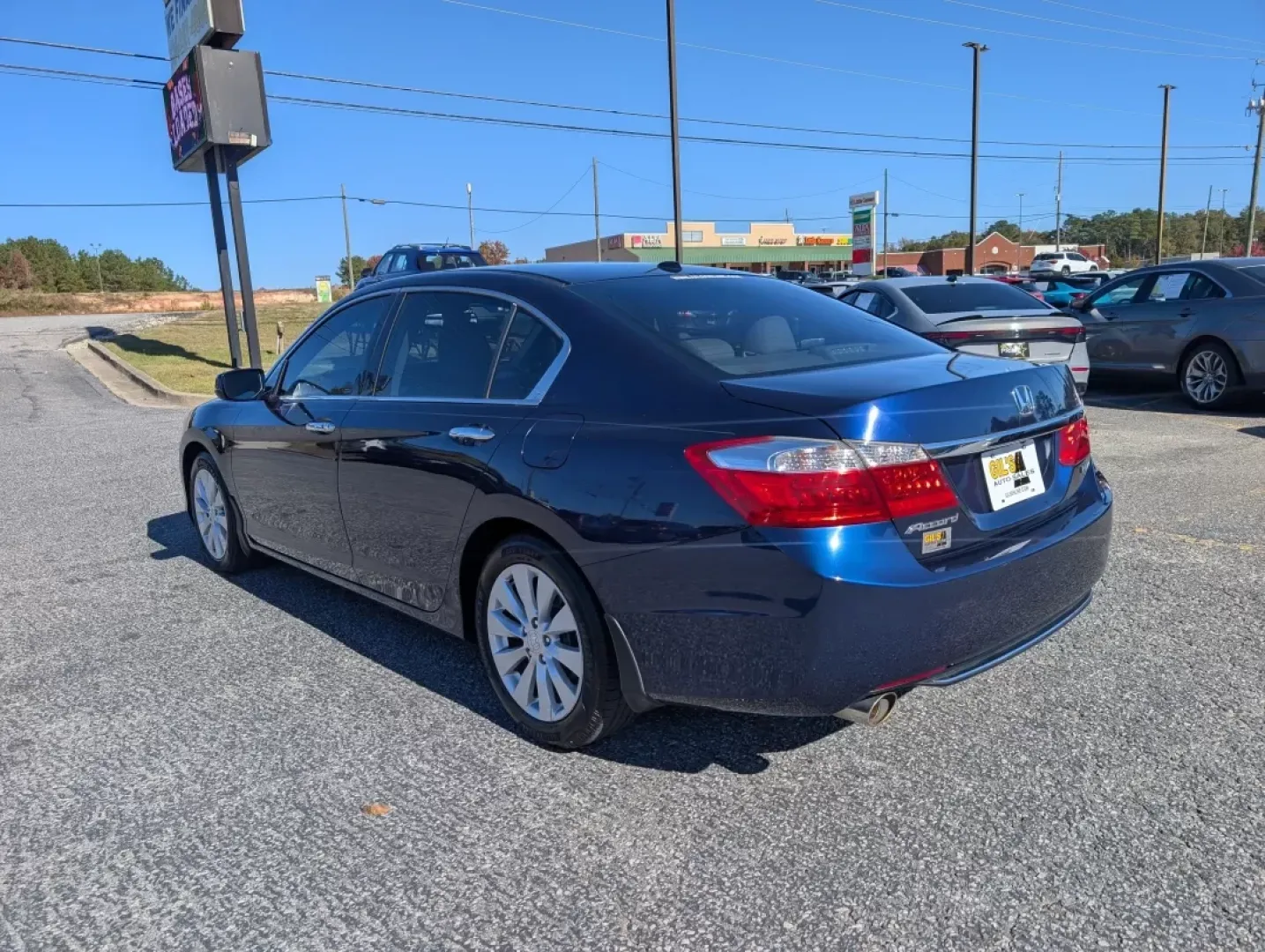 2014 Honda Accord Sedan EX-L (1HGCR3F80EA) with an Other engine, located at 3959 U.S. 80 W, Phenix City, AL, 36870, (334) 297-4885, 32.469296, -85.135185 - Are you searching for a reliable vehicle that perfectly balances everyday practicality with comfort and style? Look no further than this stunning 2014 Honda Accord Sedan EX-L, available now at Gils Auto in Phenix City, AL. Ideal for growing families, commuters, or anyone who desires a vehicle that e - Photo#6