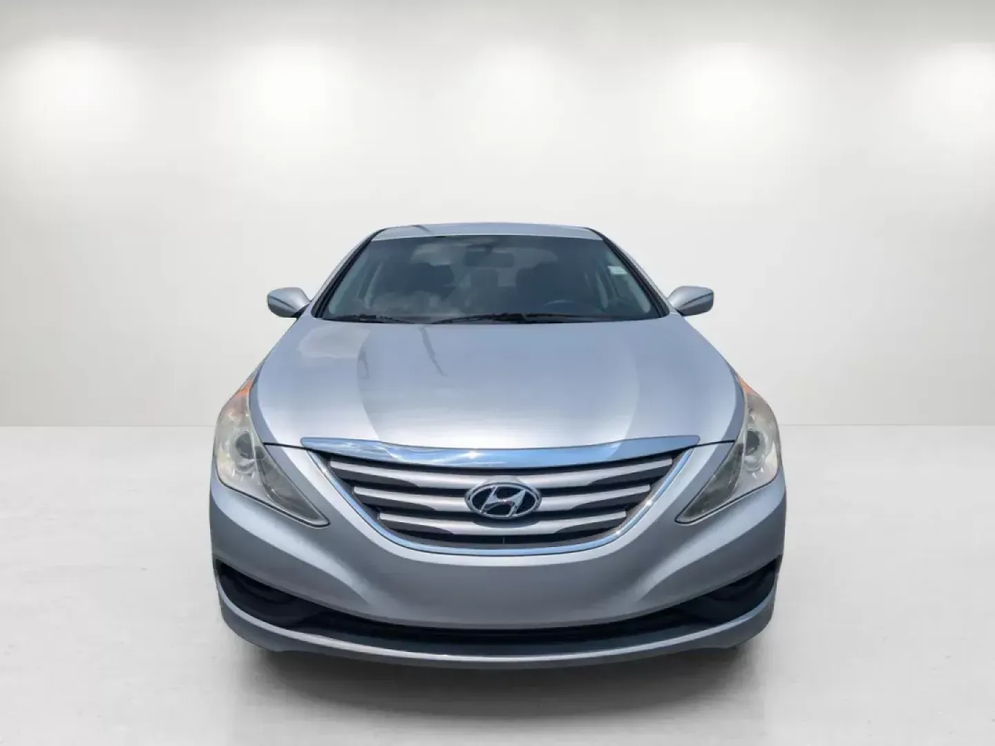 2014 /Gray Hyundai Sonata GLS (5NPEB4AC6EH) with an Regular Unleaded I-4 2.4 L/144 engine, 6-Speed Automatic w/OD transmission, located at 1430 Gateway Drive, Opelika, AL, 36801, (334) 239-0944, 32.637871, -85.409790 - 2014 Hyundai Sonata GLS - Photo#1