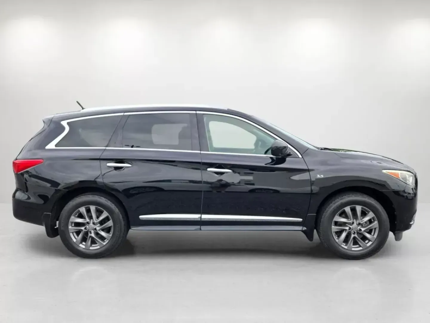 2014 /Graphite Infiniti QX60 (5N1AL0MM0EC) with an Other engine, located at 1430 Gateway Drive, Opelika, AL, 36801, (334) 239-0944, 32.637871, -85.409790 - **Unleash Adventure with the 2014 Infiniti QX60 at Gils Auto in Opelika, AL!**<br /> <br /> Are you ready to elevate your family trips and weekend getaways? Look no further than this stunning 2014 Infiniti QX60, designed for those who crave a blend of style, comfort, and reliability. With its spacio - Photo#3