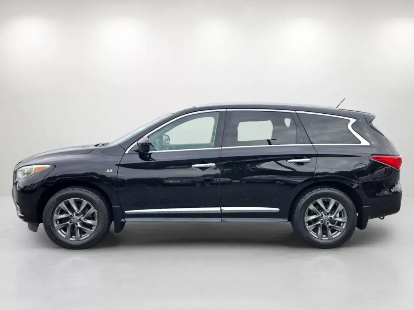 2014 /Graphite Infiniti QX60 (5N1AL0MM0EC) with an Other engine, located at 1430 Gateway Drive, Opelika, AL, 36801, (334) 239-0944, 32.637871, -85.409790 - **Unleash Adventure with the 2014 Infiniti QX60 at Gils Auto in Opelika, AL!**<br /> <br /> Are you ready to elevate your family trips and weekend getaways? Look no further than this stunning 2014 Infiniti QX60, designed for those who crave a blend of style, comfort, and reliability. With its spacio - Photo#7