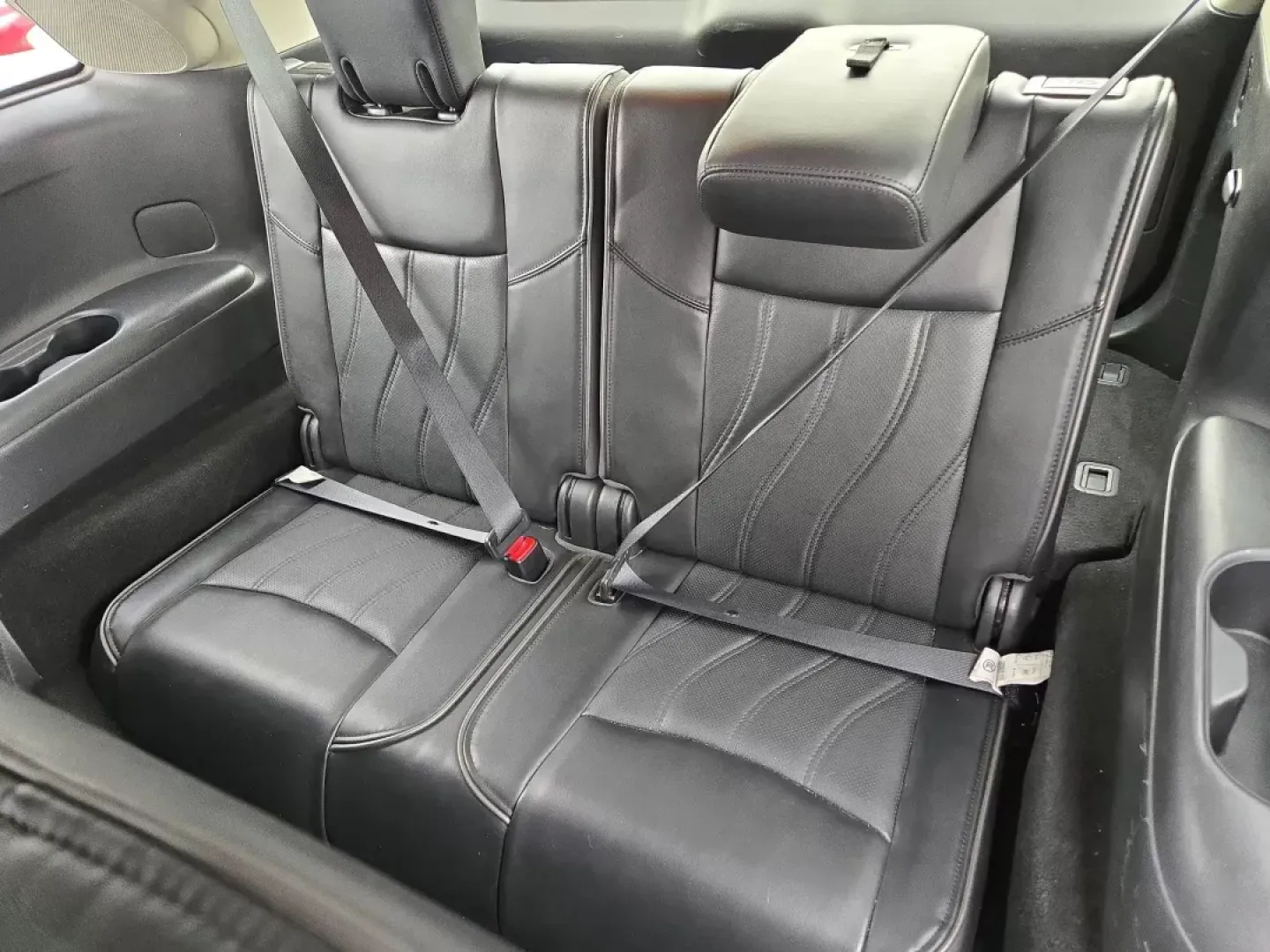 2014 /Graphite Infiniti QX60 (5N1AL0MM0EC) with an Other engine, located at 1430 Gateway Drive, Opelika, AL, 36801, (334) 239-0944, 32.637871, -85.409790 - **Unleash Adventure with the 2014 Infiniti QX60 at Gils Auto in Opelika, AL!**<br /> <br /> Are you ready to elevate your family trips and weekend getaways? Look no further than this stunning 2014 Infiniti QX60, designed for those who crave a blend of style, comfort, and reliability. With its spacio - Photo#13