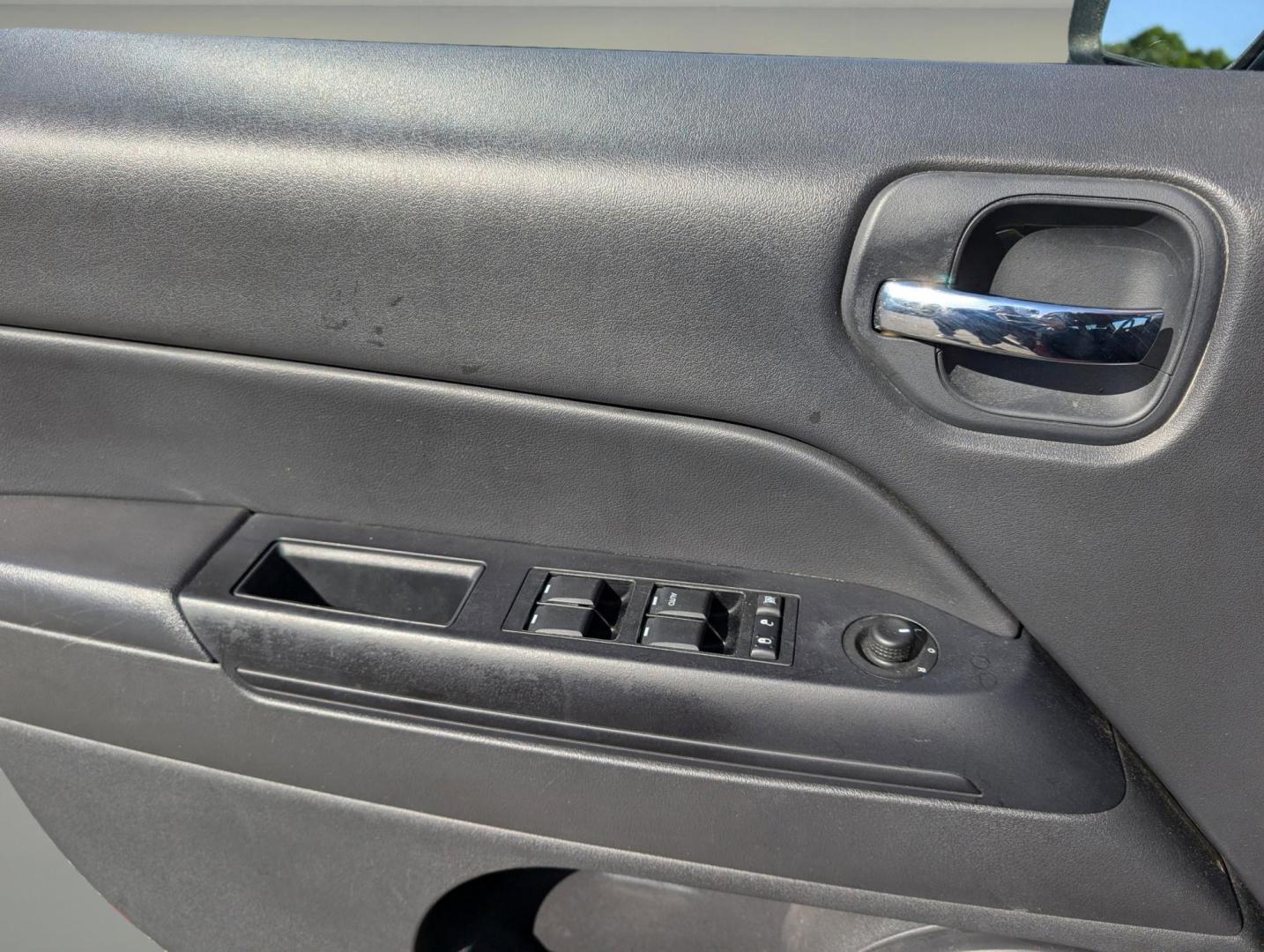 2014 /Dark Slate Gray Jeep Patriot Latitude (1C4NJRFB0ED) with an Regular Unleaded I-4 2.4 L/144 engine, 6-Speed Automatic w/OD transmission, located at 1430 Gateway Drive, Opelika, AL, 36801, (334) 239-0944, 32.637871, -85.409790 - 2014 Jeep Patriot Latitude - Photo#8