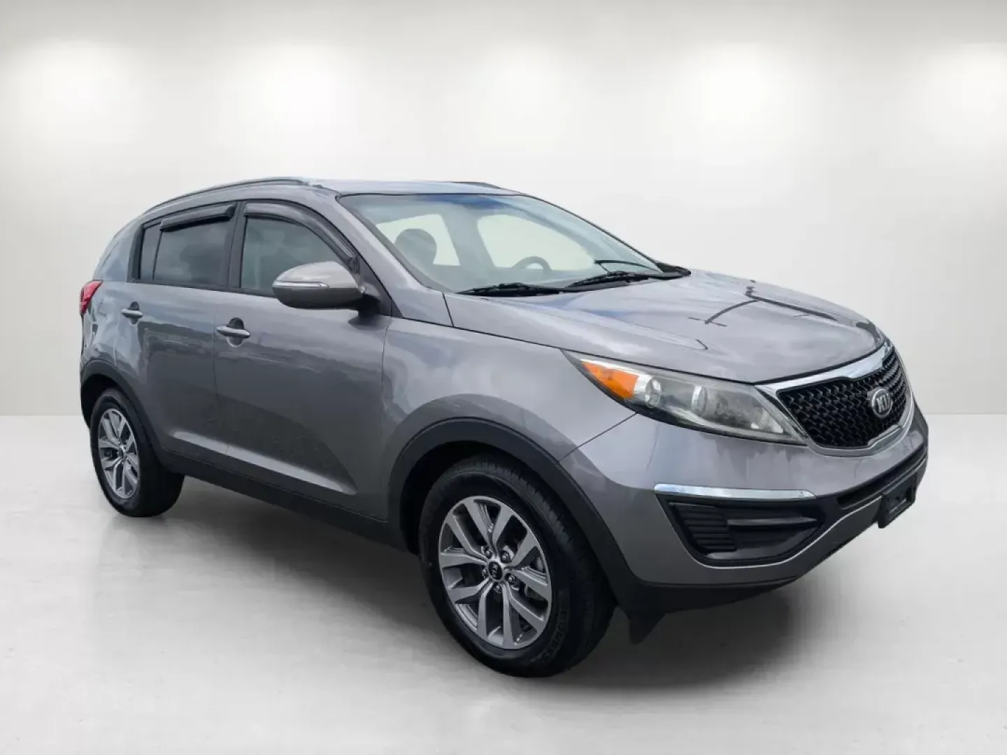 2014 /Black Kia Sportage LX (KNDPB3AC9E7) with an Regular Unleaded I-4 2.4 L/144 engine, 6-Speed Automatic w/OD transmission, located at 5115 14th Ave., Columbus, GA, 31904, (706) 323-0345, 32.511494, -84.971046 - Looking for a reliable vehicle that fits seamlessly into your busy lifestyle? Whether you're a growing family in need of more space, a commuter looking for comfort and efficiency, or an adventure-seeker ready to take on weekend trips, the 2014 Kia Sportage at Gils Auto - Columbus is the perfect comp - Photo#2