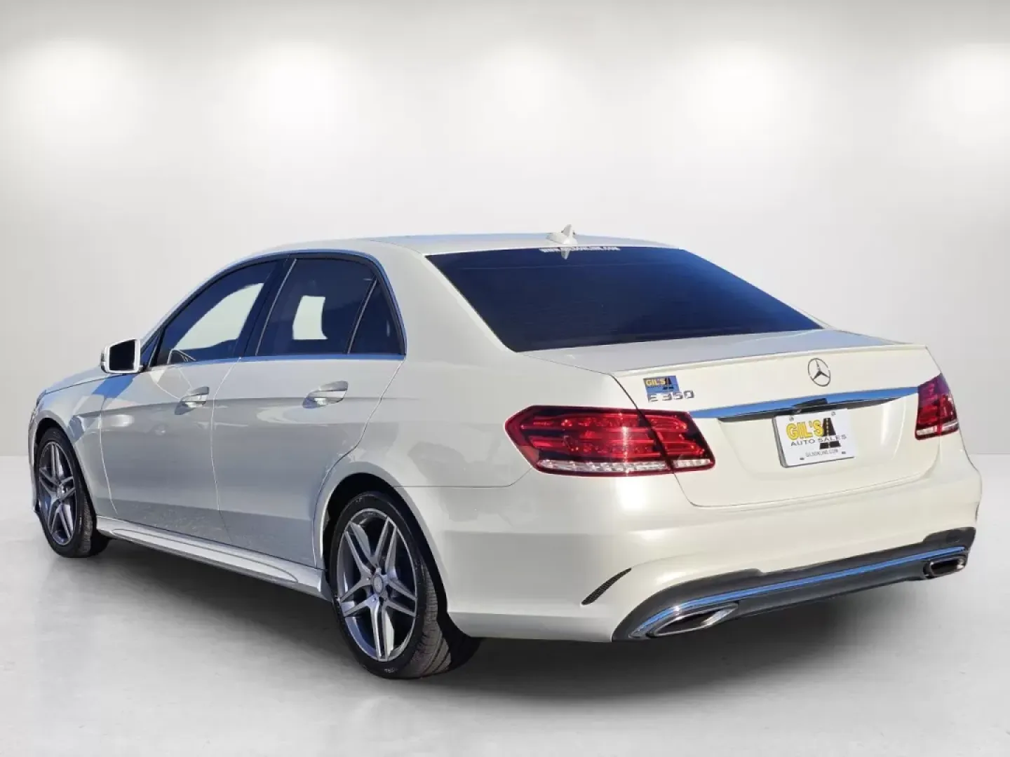 2014 Mercedes-Benz E-Class E 350 Sport (WDDHF5KBXEA) with an Other engine, located at 1430 Gateway Drive, Opelika, AL, 36801, (334) 239-0944, 32.637871, -85.409790 - Elevate your daily commute and weekend getaways with this stunning 2014 Mercedes-Benz E-Class E 350 Sport, available now at Gils Auto in Phenix City, AL. Perfectly suited for those who appreciate a blend of luxury and practicality, this sedan is designed to deliver both comfort and style for your ev - Photo#6
