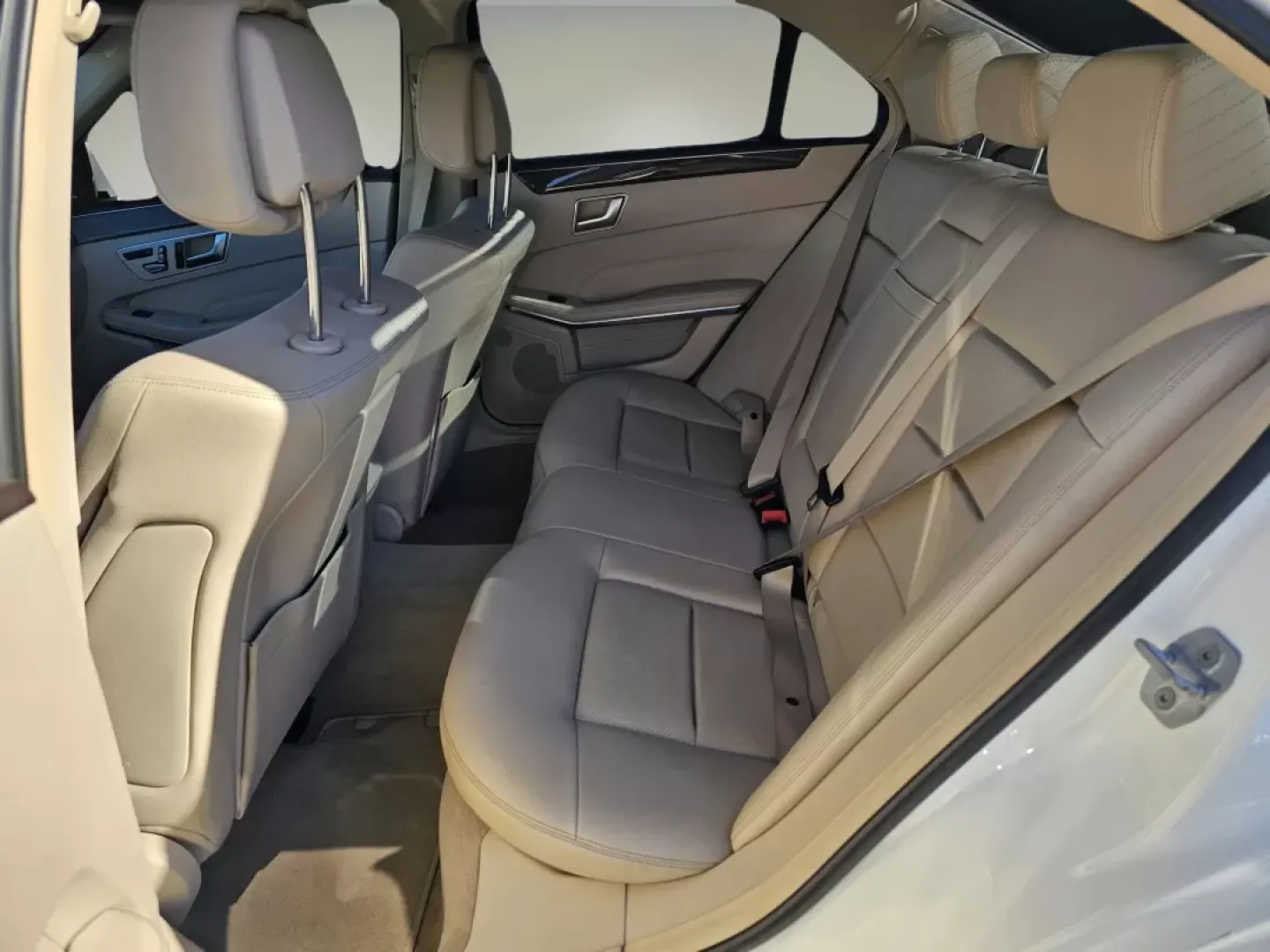 2014 Mercedes-Benz E-Class E 350 Sport (WDDHF5KBXEA) with an Other engine, located at 1430 Gateway Drive, Opelika, AL, 36801, (334) 239-0944, 32.637871, -85.409790 - Elevate your daily commute and weekend getaways with this stunning 2014 Mercedes-Benz E-Class E 350 Sport, available now at Gils Auto in Phenix City, AL. Perfectly suited for those who appreciate a blend of luxury and practicality, this sedan is designed to deliver both comfort and style for your ev - Photo#14