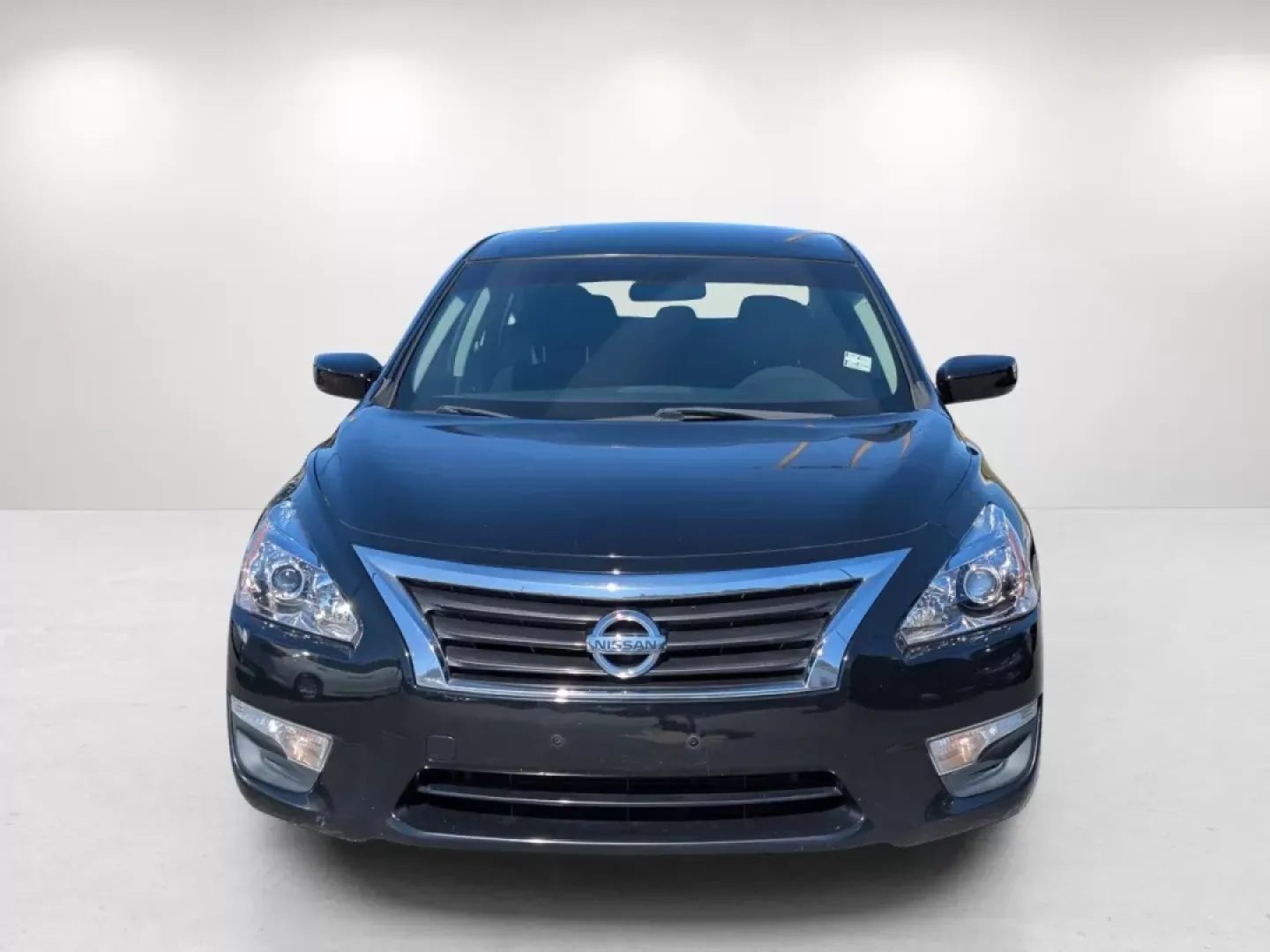 2014 /Black Nissan Altima 2.5 SV (1N4AL3AP8EC) with an Other engine, located at 1430 Gateway Drive, Opelika, AL, 36801, (334) 239-0944, 32.637871, -85.409790 - Discover the perfect blend of comfort, efficiency, and style with this 2014 Nissan Altima 2.5 SV, exclusively available at Gils Auto in Opelika, AL. If you are searching for a reliable sedan that excels in everyday commuting while also offering the versatility for weekend adventures, this Altima is - Photo#1