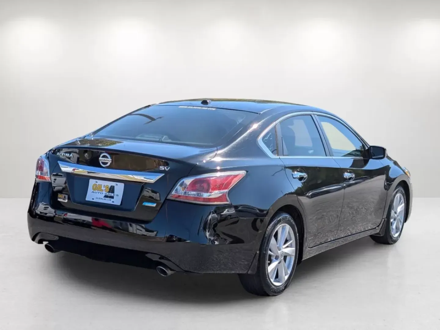 2014 /Black Nissan Altima 2.5 SV (1N4AL3AP8EC) with an Other engine, located at 1430 Gateway Drive, Opelika, AL, 36801, (334) 239-0944, 32.637871, -85.409790 - Discover the perfect blend of comfort, efficiency, and style with this 2014 Nissan Altima 2.5 SV, exclusively available at Gils Auto in Opelika, AL. If you are searching for a reliable sedan that excels in everyday commuting while also offering the versatility for weekend adventures, this Altima is - Photo#4