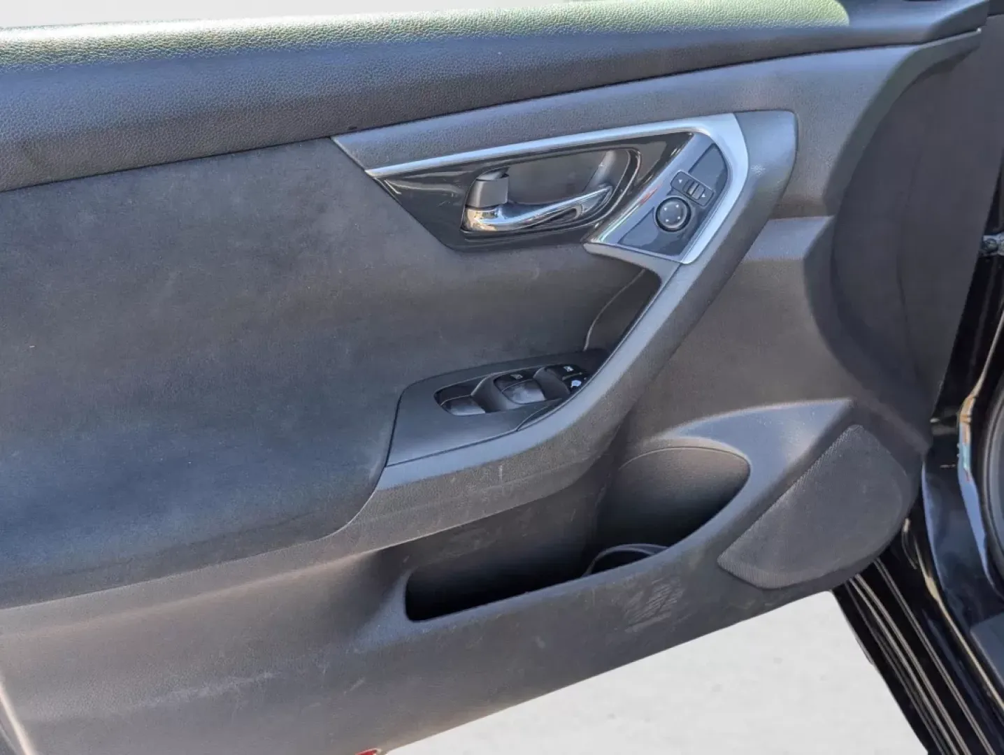 2014 /Black Nissan Altima 2.5 SV (1N4AL3AP8EC) with an Other engine, located at 1430 Gateway Drive, Opelika, AL, 36801, (334) 239-0944, 32.637871, -85.409790 - Discover the perfect blend of comfort, efficiency, and style with this 2014 Nissan Altima 2.5 SV, exclusively available at Gils Auto in Opelika, AL. If you are searching for a reliable sedan that excels in everyday commuting while also offering the versatility for weekend adventures, this Altima is - Photo#8