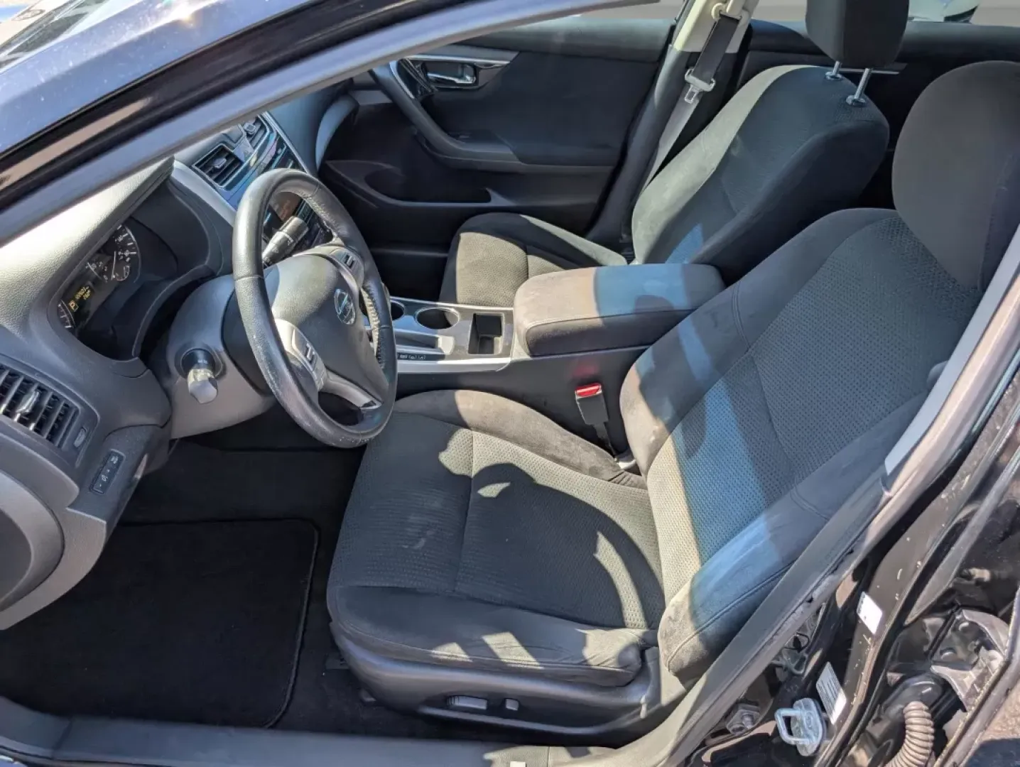 2014 /Black Nissan Altima 2.5 SV (1N4AL3AP8EC) with an Other engine, located at 1430 Gateway Drive, Opelika, AL, 36801, (334) 239-0944, 32.637871, -85.409790 - Discover the perfect blend of comfort, efficiency, and style with this 2014 Nissan Altima 2.5 SV, exclusively available at Gils Auto in Opelika, AL. If you are searching for a reliable sedan that excels in everyday commuting while also offering the versatility for weekend adventures, this Altima is - Photo#10