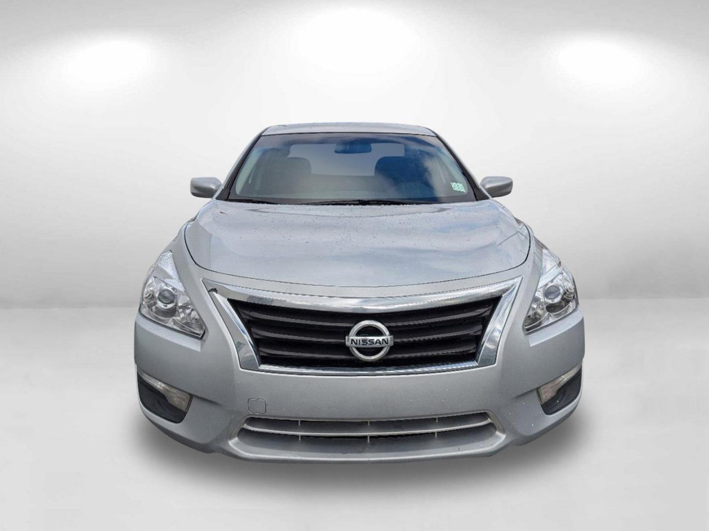 2014 /Charcoal Nissan Altima 2.5 S (1N4AL3AP9EC) with an Regular Unleaded I-4 2.5 L/152 engine, 1-Speed CVT w/OD transmission, located at 3959 U.S. 80 W, Phenix City, AL, 36870, (334) 297-4885, 32.469296, -85.135185 - 2014 Nissan Altima 2.5 S - Photo#5