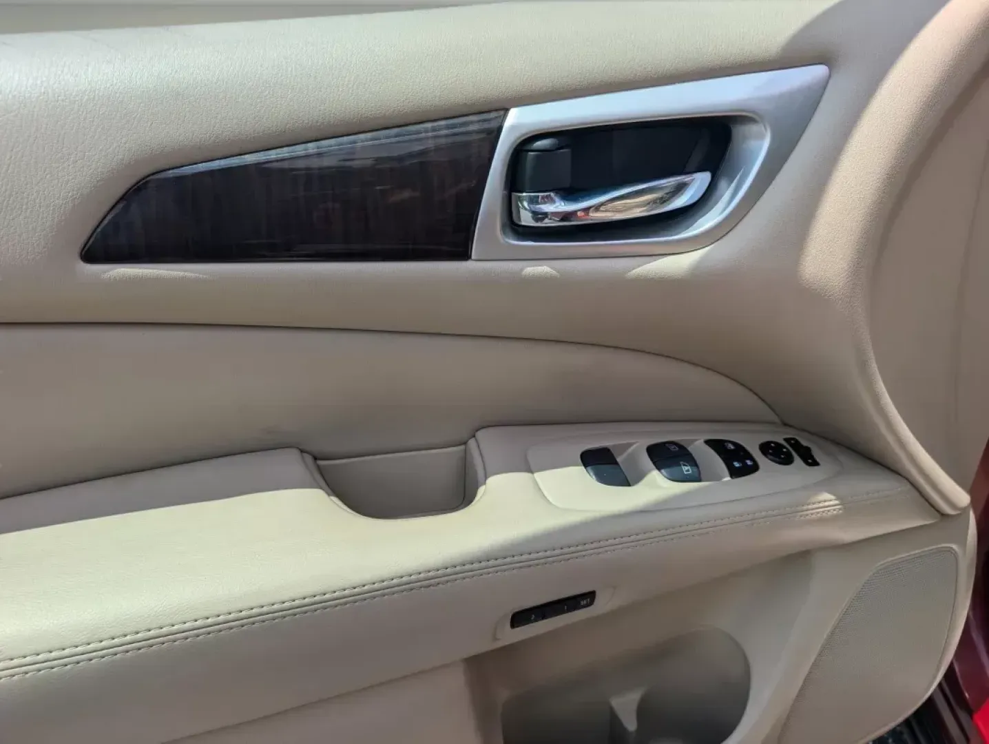 2014 /Almond Nissan Pathfinder Platinum (5N1AR2MN6EC) with an Regular Unleaded V-6 3.5 L/213 engine, 1-Speed CVT w/OD transmission, located at 804 22nd Ave, Phenix City, AL, 36870, (334) 297-1860, 32.484749, -85.024475 - **Discover Your Next Adventure with the 2014 Nissan Pathfinder Platinum at Gils Auto - Phenix City #2!**<br /> <br /> Are you ready to elevate your family road trips or weekend getaways? The 2014 Nissan Pathfinder Platinum is the perfect SUV for those who crave adventure without sacrificing comfort - Photo#8
