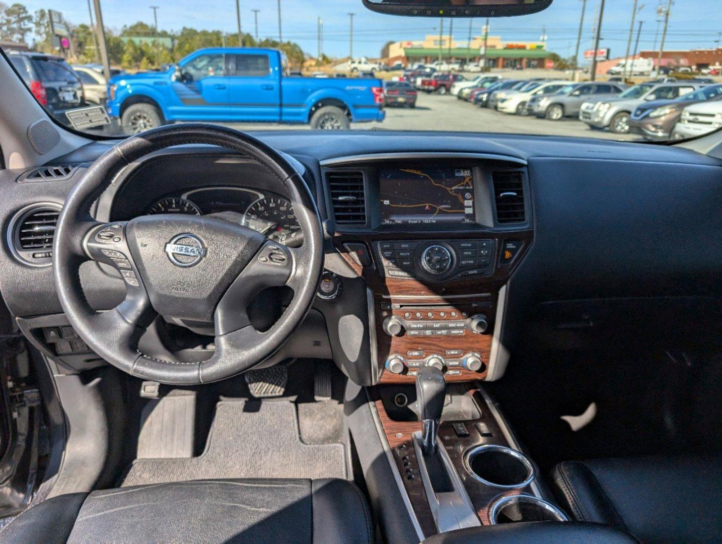 2014 /Charcoal Nissan Pathfinder SL (5N1AR2MN2EC) with an Regular Unleaded V-6 3.5 L/213 engine, 1-Speed CVT w/OD transmission, located at 3959 U.S. 80 W, Phenix City, AL, 36870, (334) 297-4885, 32.469296, -85.135185 - 2014 Nissan Pathfinder SL - Photo#12