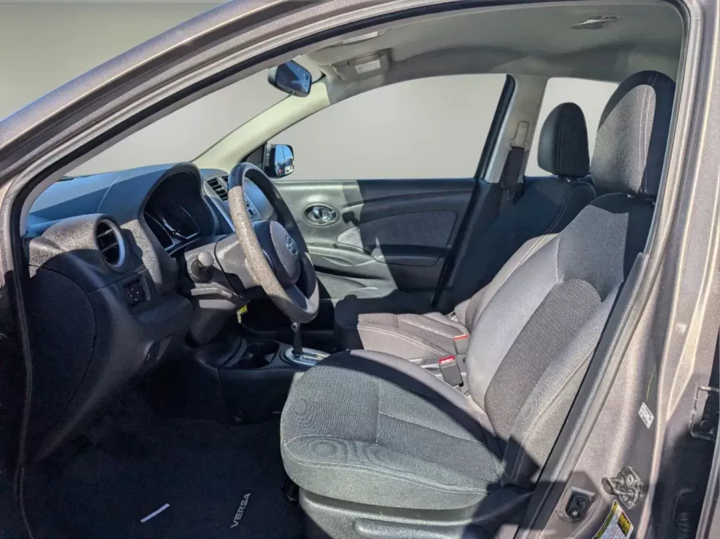 2014 /Charcoal Nissan Versa SV (3N1CN7AP9EL) with an Regular Unleaded I-4 1.6 L/98 engine, 1-Speed CVT w/OD transmission, located at 5115 14th Ave., Columbus, GA, 31904, (706) 323-0345, 32.511494, -84.971046 - 2014 Nissan Versa SV - Photo#9