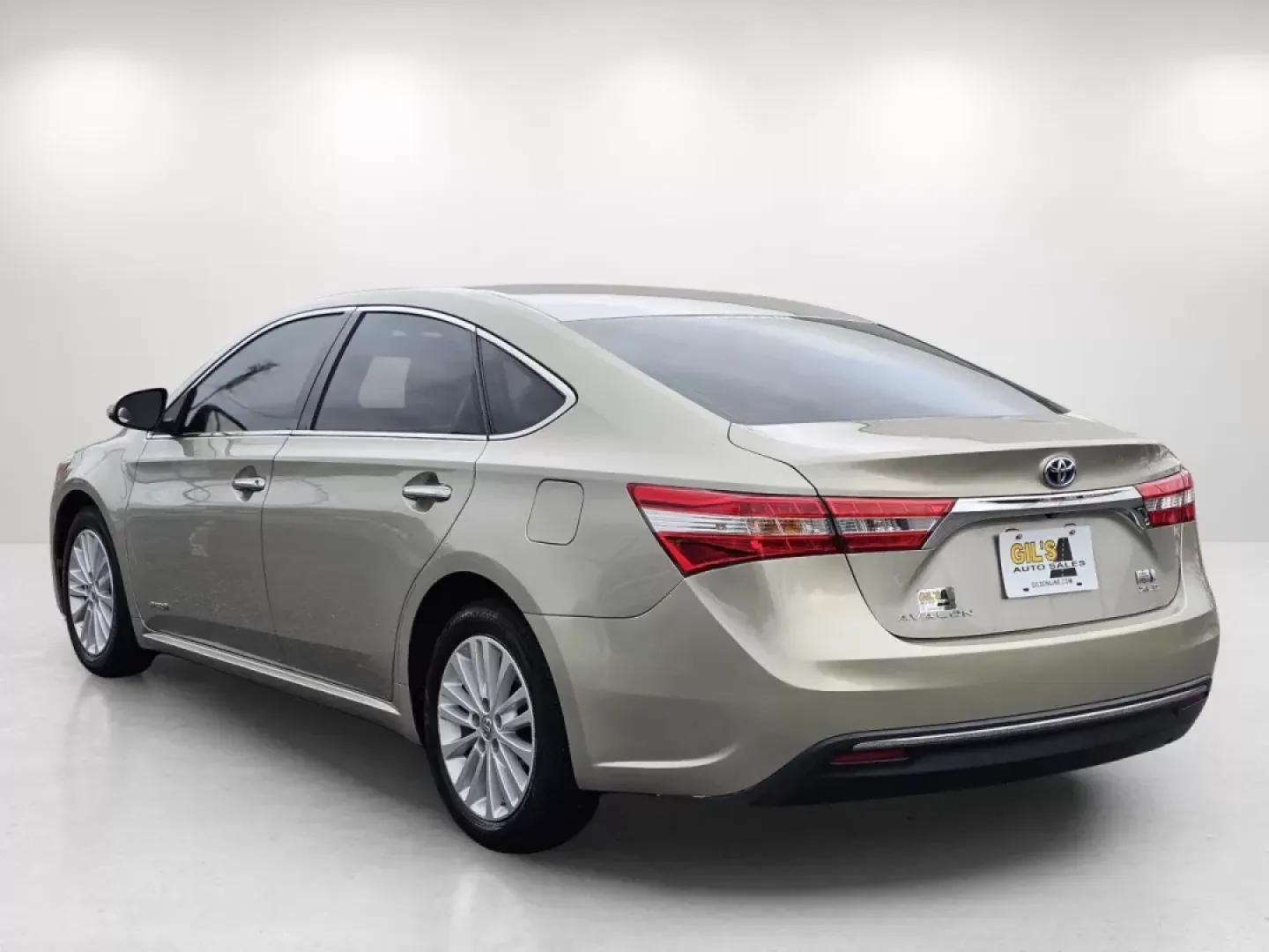 2014 Toyota Avalon Hybrid XLE Premium (4T1BD1EB0EU) with an Other engine, located at 521 Old Farm Lane Rd, Prattville, AL, 36066, (334) 325-1505, 32.482460, -86.416367 - Experience the perfect blend of luxury and efficiency with the 2014 Toyota Avalon Hybrid, available now at Gils Auto in Phenix City, AL! This stunning sedan isn't just a ride; it's an experience designed for ultimate comfort and convenience, making it an ideal choice for both daily commutes and week - Photo#6