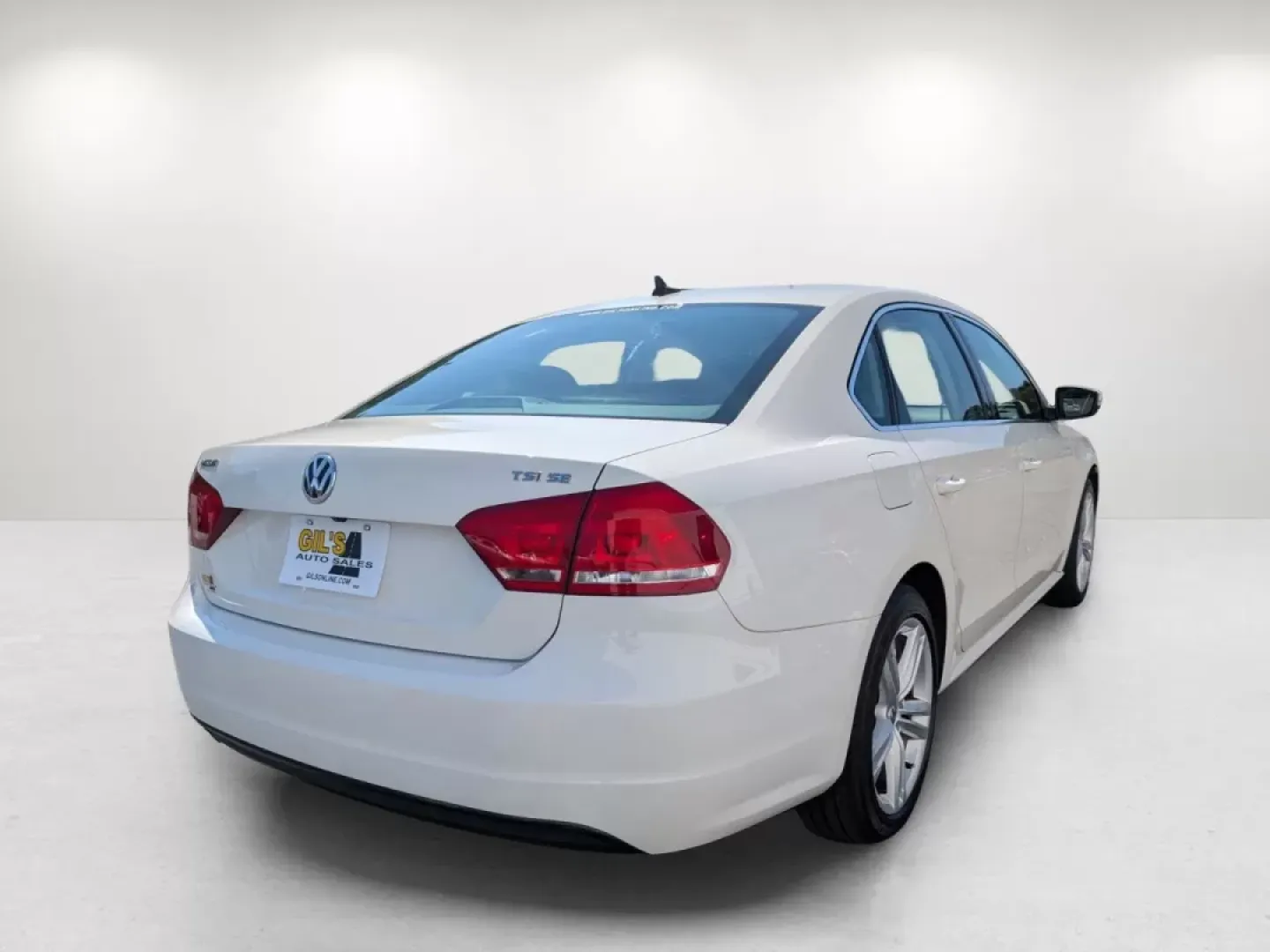 2014 Volkswagen Passat SE w/Sunroof and Nav (1VWBS7A31EC) with an Other engine, located at 804 22nd Ave, Phenix City, AL, 36870, (334) 297-1860, 32.484749, -85.024475 - Are you on the hunt for a reliable commuter sedan that perfectly balances style, comfort, and affordability? Look no further than this 2014 Volkswagen Passat, available now at Gils Auto in Phenix City, AL! This vehicle is not just a means of transportation; it's an invitation to experience the joy o - Photo#4