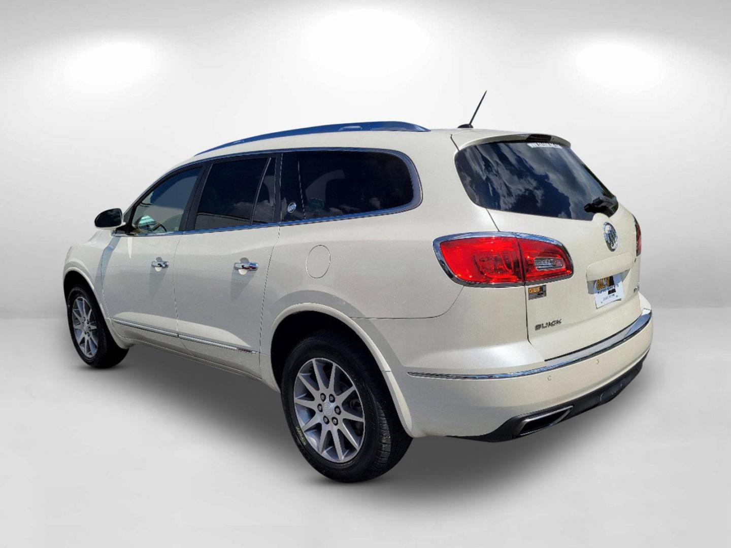 2015 White Diamond Tricoat /Choccachino Buick Enclave Leather (5GAKRBKD7FJ) with an Gas V6 3.6L/217 engine, 6-Speed Automatic transmission, located at 1430 Gateway Drive, Opelika, AL, 36801, (334) 239-0944, 32.637871, -85.409790 - 2015 Buick Enclave Leather - Photo#6