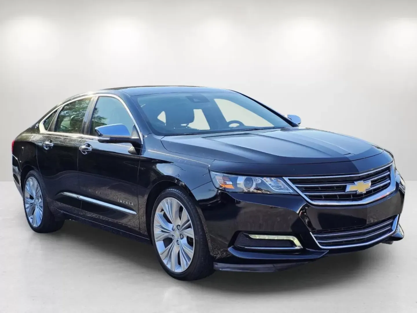 2015 /Jet Black Chevrolet Impala LTZ (2G1165S30F9) with an Other engine, located at 3959 U.S. 80 W, Phenix City, AL, 36870, (334) 297-4885, 32.469296, -85.135185 - **Unleash Your Everyday Adventures with the 2015 Chevrolet Impala LTZ at Gils Auto!**<br /> <br /> Are you looking for a vehicle that combines luxury, comfort, and practicality? Whether you're commuting to work, running errands around Phenix City, or embarking on a weekend road trip, the 2015 Chevro - Photo#2