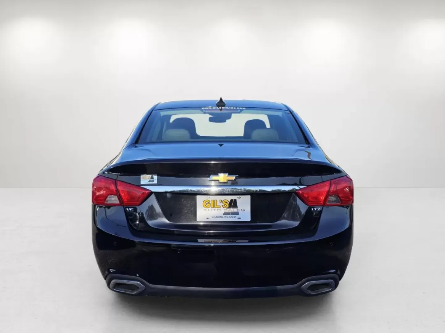 2015 /Jet Black Chevrolet Impala LTZ (2G1165S30F9) with an Other engine, located at 3959 U.S. 80 W, Phenix City, AL, 36870, (334) 297-4885, 32.469296, -85.135185 - **Unleash Your Everyday Adventures with the 2015 Chevrolet Impala LTZ at Gils Auto!**<br /> <br /> Are you looking for a vehicle that combines luxury, comfort, and practicality? Whether you're commuting to work, running errands around Phenix City, or embarking on a weekend road trip, the 2015 Chevro - Photo#5