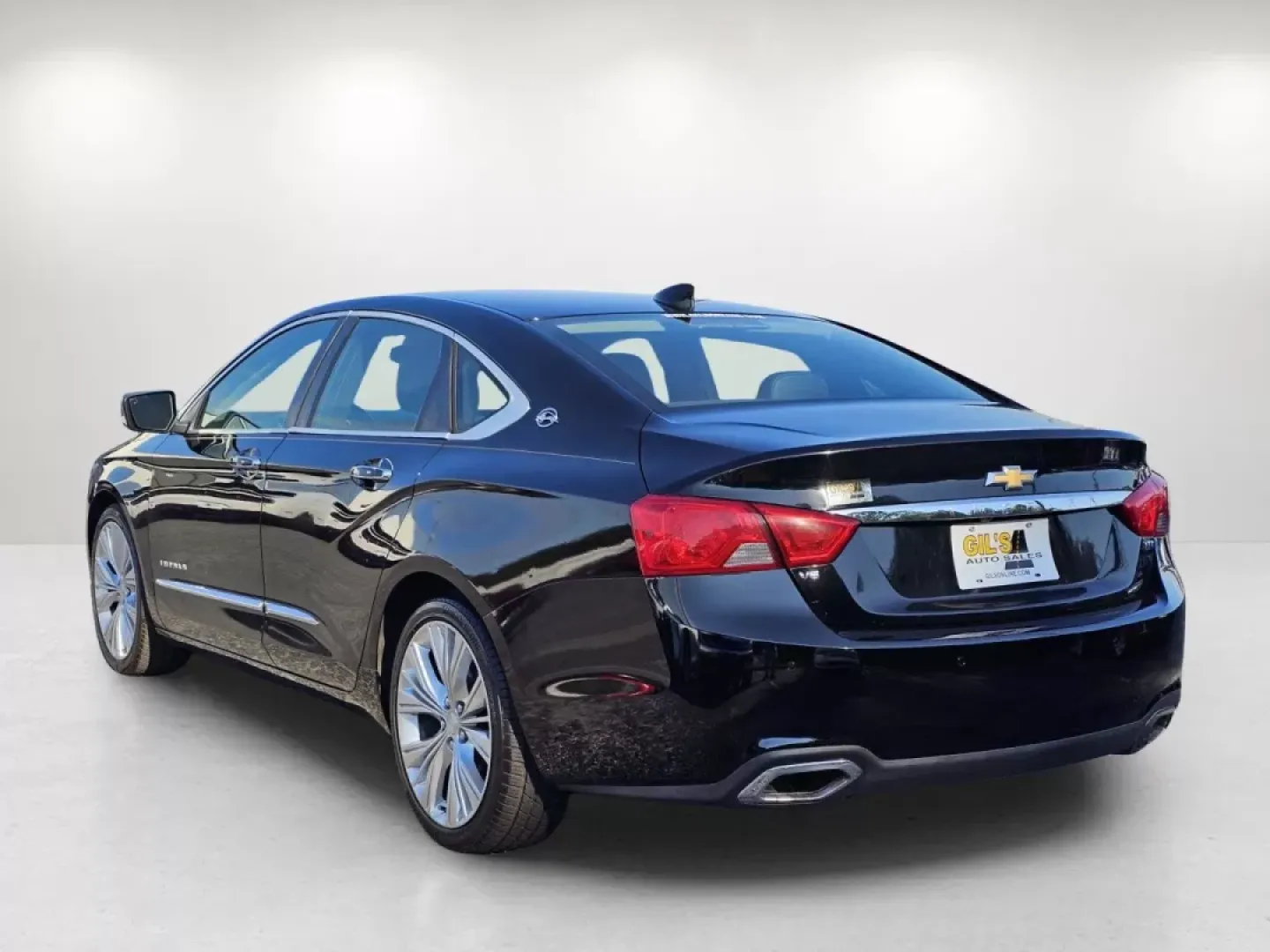 2015 /Jet Black Chevrolet Impala LTZ (2G1165S30F9) with an Other engine, located at 3959 U.S. 80 W, Phenix City, AL, 36870, (334) 297-4885, 32.469296, -85.135185 - **Unleash Your Everyday Adventures with the 2015 Chevrolet Impala LTZ at Gils Auto!**<br /> <br /> Are you looking for a vehicle that combines luxury, comfort, and practicality? Whether you're commuting to work, running errands around Phenix City, or embarking on a weekend road trip, the 2015 Chevro - Photo#6