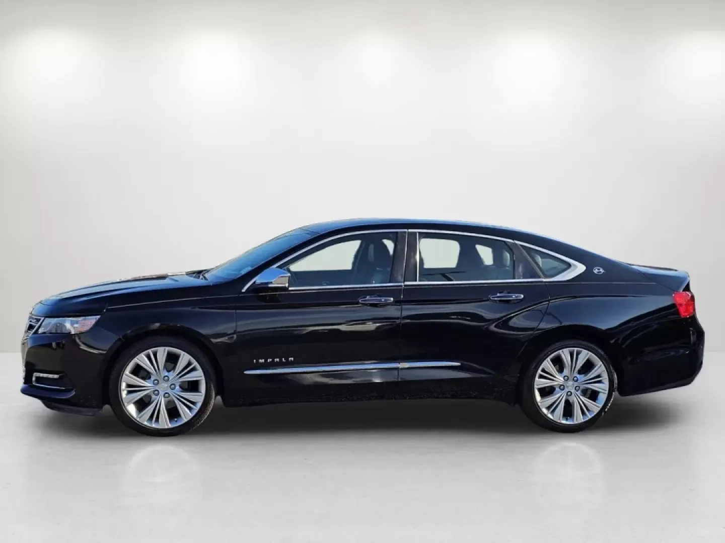 2015 /Jet Black Chevrolet Impala LTZ (2G1165S30F9) with an Other engine, located at 3959 U.S. 80 W, Phenix City, AL, 36870, (334) 297-4885, 32.469296, -85.135185 - **Unleash Your Everyday Adventures with the 2015 Chevrolet Impala LTZ at Gils Auto!**<br /> <br /> Are you looking for a vehicle that combines luxury, comfort, and practicality? Whether you're commuting to work, running errands around Phenix City, or embarking on a weekend road trip, the 2015 Chevro - Photo#7
