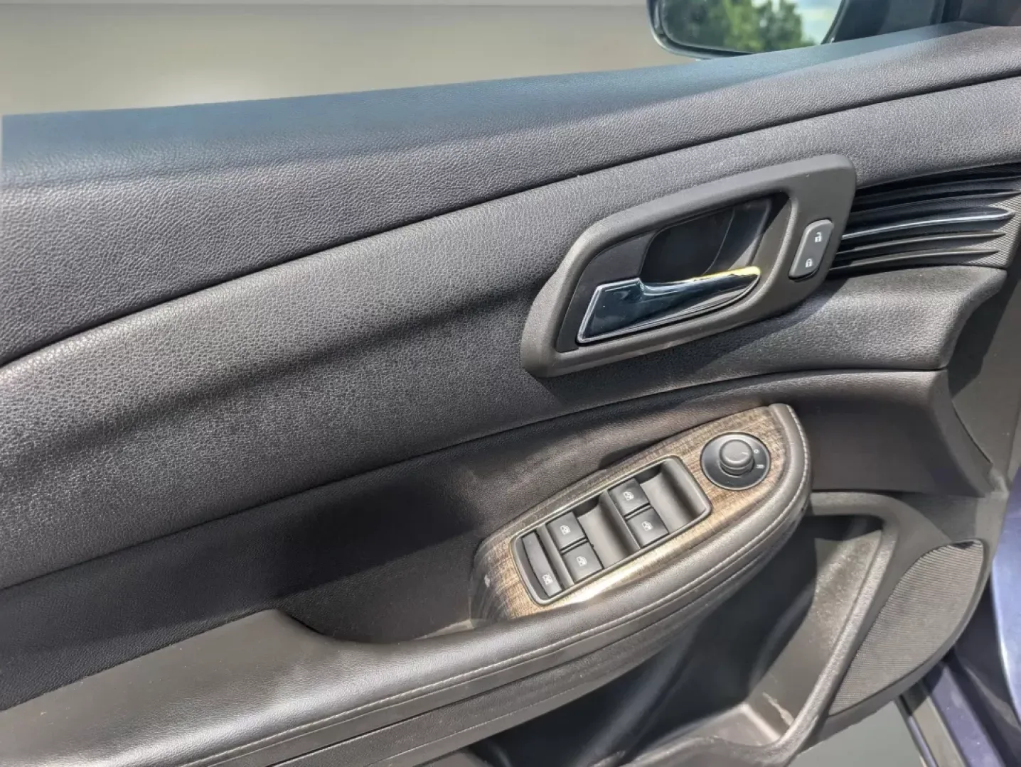 2015 /Jet Black Chevrolet Malibu LT (1G11C5SL3FF) with an Other engine, located at 3959 U.S. 80 W, Phenix City, AL, 36870, (334) 297-4885, 32.469296, -85.135185 - 2015 Chevrolet Malibu LT - Photo#9