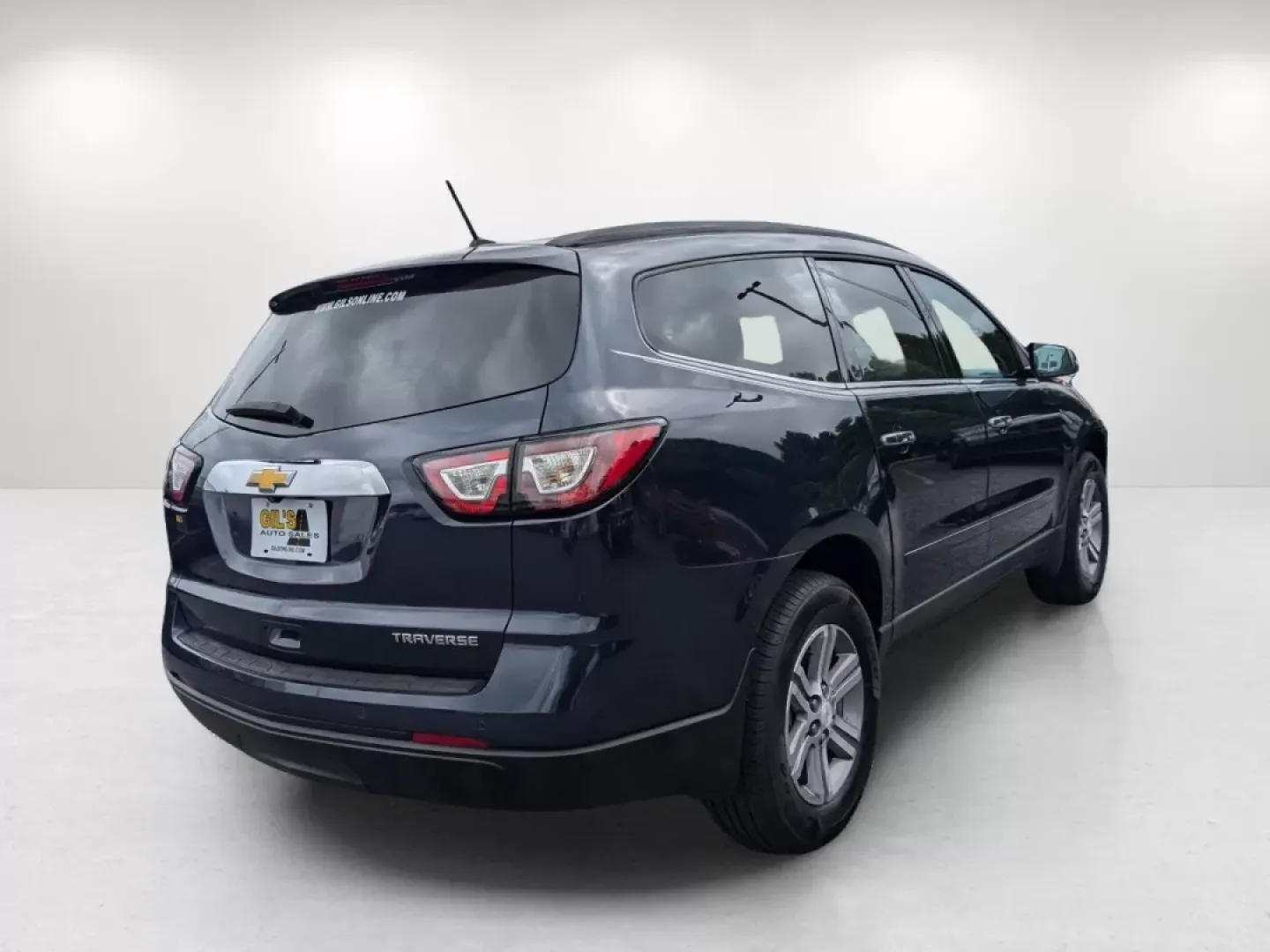 2015 /Ebony Chevrolet Traverse LT (1GNKRHKD0FJ) with an Other engine, located at 7000 Northlake Connector, Columbus, GA, 31904, (706) 987-8085, 32.524975, -84.978134 - ### Discover Your New Family Adventure with the 2015 Chevrolet Traverse LT at Gils Auto!<br /> <br /> If you're searching for the ultimate family SUV that combines comfort, space, and reliability, look no further than the stunning 2015 Chevrolet Traverse LT available at Gils Auto in Phenix City, AL. - Photo#4