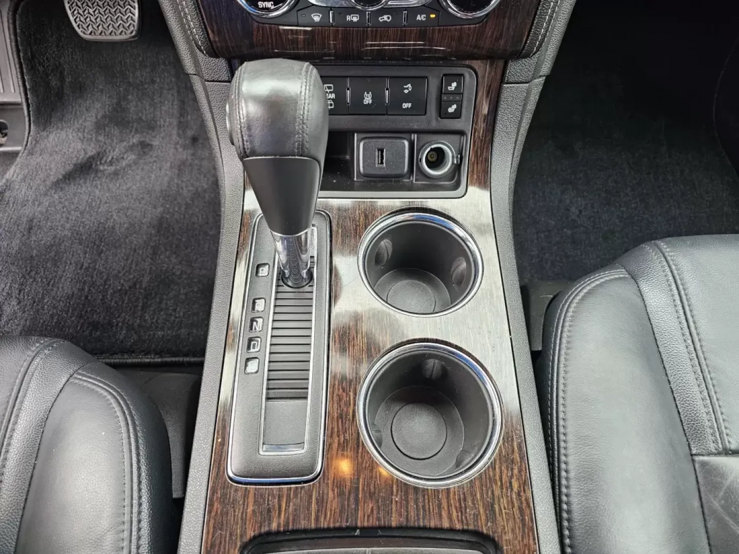 2015 /Ebony Chevrolet Traverse LT (1GNKRHKDXFJ) with an Other engine, located at 5115 14th Ave., Columbus, GA, 31904, (706) 323-0345, 32.511494, -84.971046 - **Elevate Your Family Adventures with the 2015 Chevrolet Traverse LT at Gils Auto!**<br /> <br /> Are you searching for the perfect family SUV that combines space, comfort, and the latest technology? Look no further than this 2015 Chevrolet Traverse LT, now available at Gils Auto in Phenix City, AL. - Photo#12