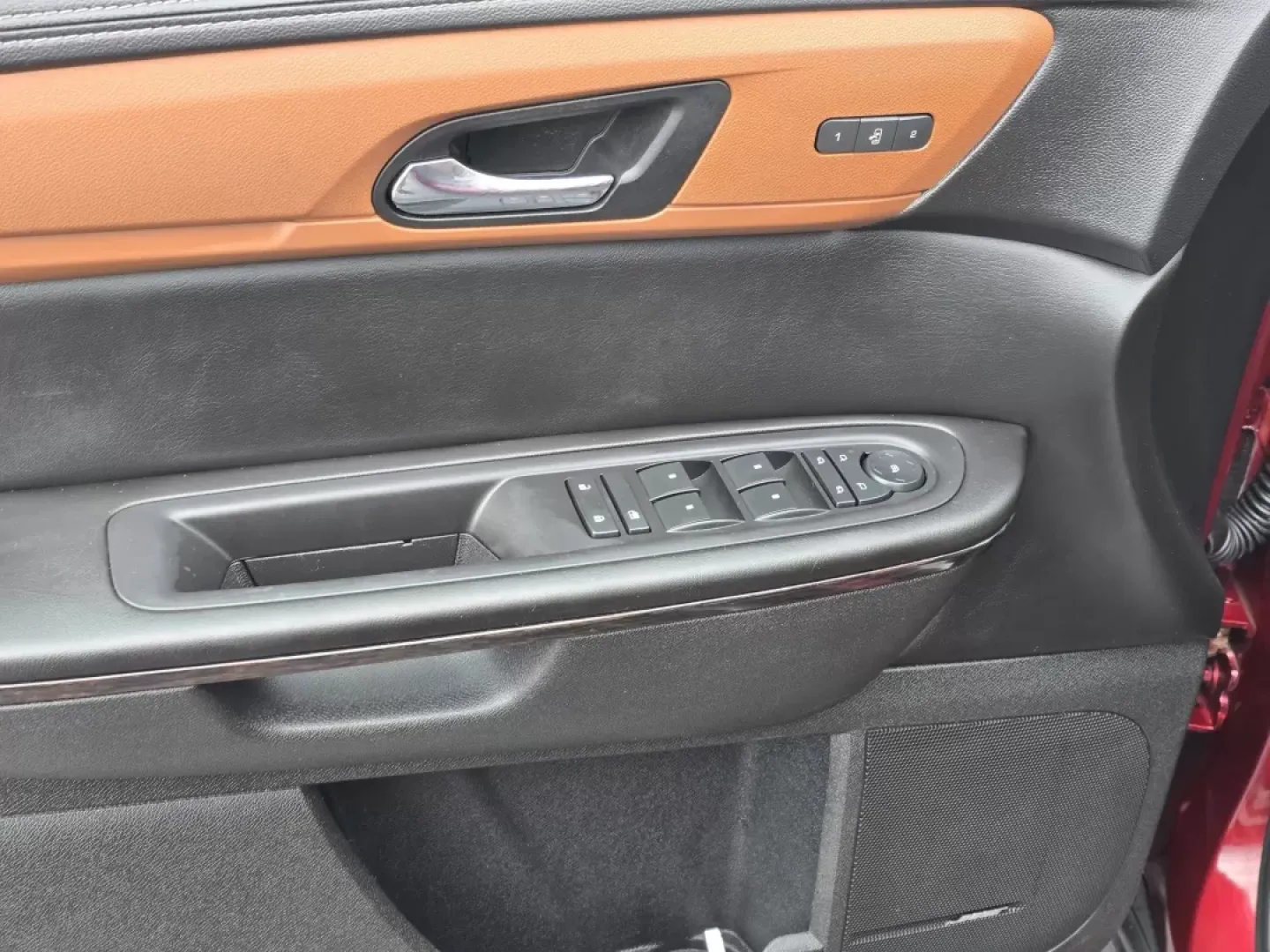 2015 /Ebony/Saddle Up Chevrolet Traverse LTZ (1GNKVJKD1FJ) with an Other engine, located at 1430 Gateway Drive, Opelika, AL, 36801, (334) 239-0944, 32.637871, -85.409790 - **Adventure Awaits with the 2015 Chevrolet Traverse LTZ Perfect for Growing Families!**<br /> <br /> Are you a family on the go, seeking a reliable and spacious SUV that effortlessly balances style with functionality? Look no further than the stunning 2015 Chevrolet Traverse LTZ, available now at G - Photo#9