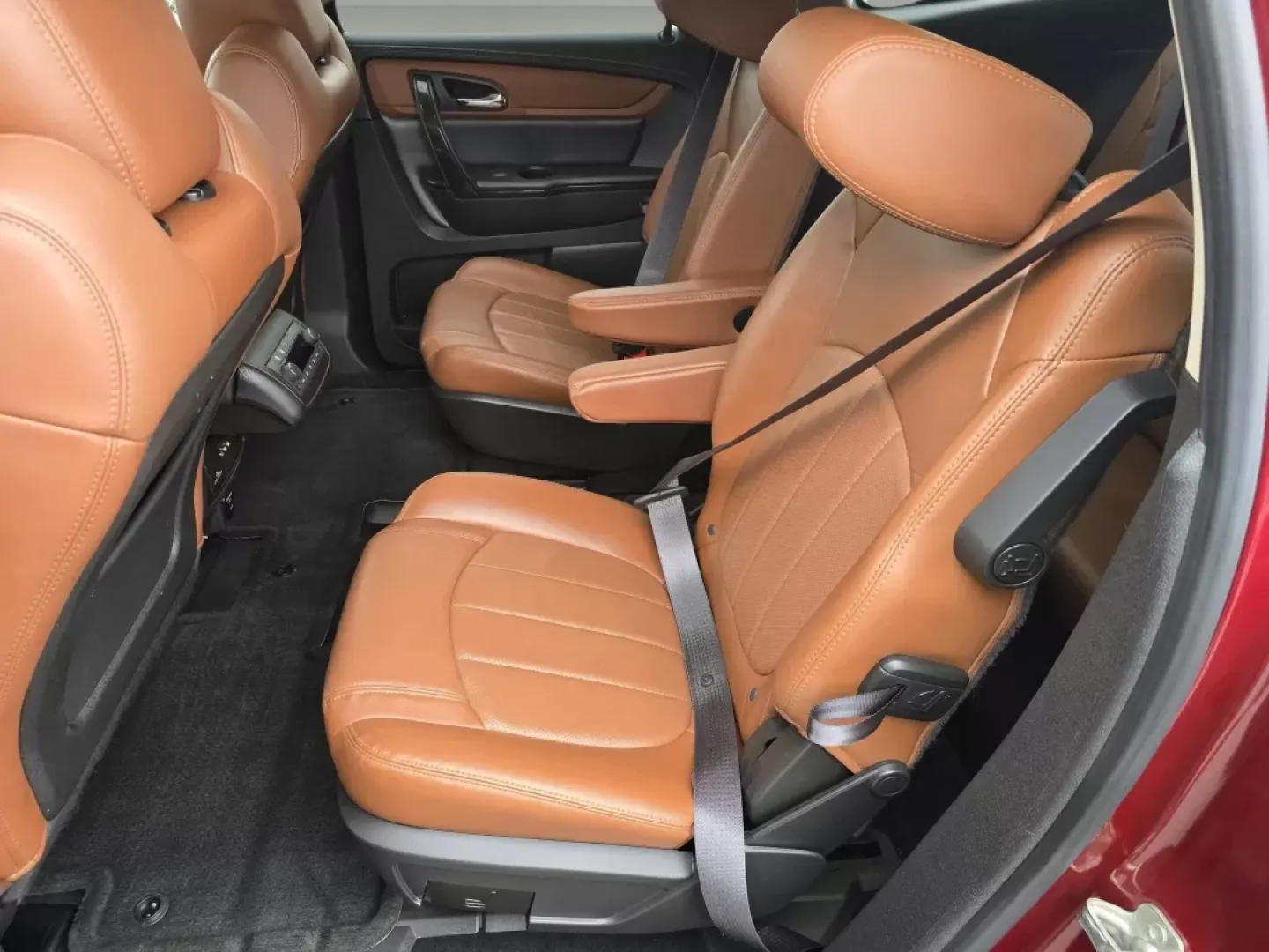 2015 /Ebony/Saddle Up Chevrolet Traverse LTZ (1GNKVJKD1FJ) with an Other engine, located at 1430 Gateway Drive, Opelika, AL, 36801, (334) 239-0944, 32.637871, -85.409790 - **Adventure Awaits with the 2015 Chevrolet Traverse LTZ Perfect for Growing Families!**<br /> <br /> Are you a family on the go, seeking a reliable and spacious SUV that effortlessly balances style with functionality? Look no further than the stunning 2015 Chevrolet Traverse LTZ, available now at G - Photo#13